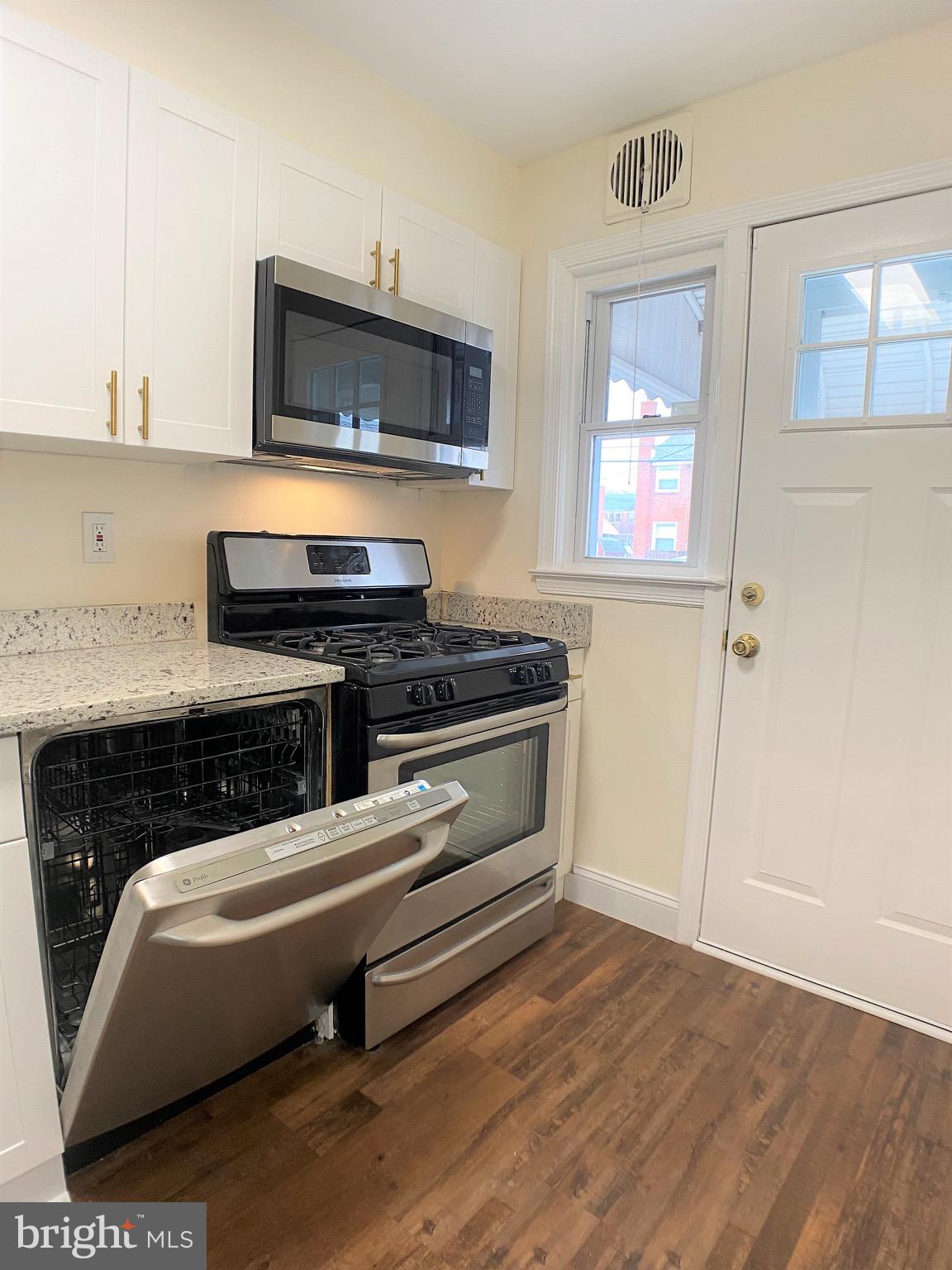 ESSEX - Residential Lease