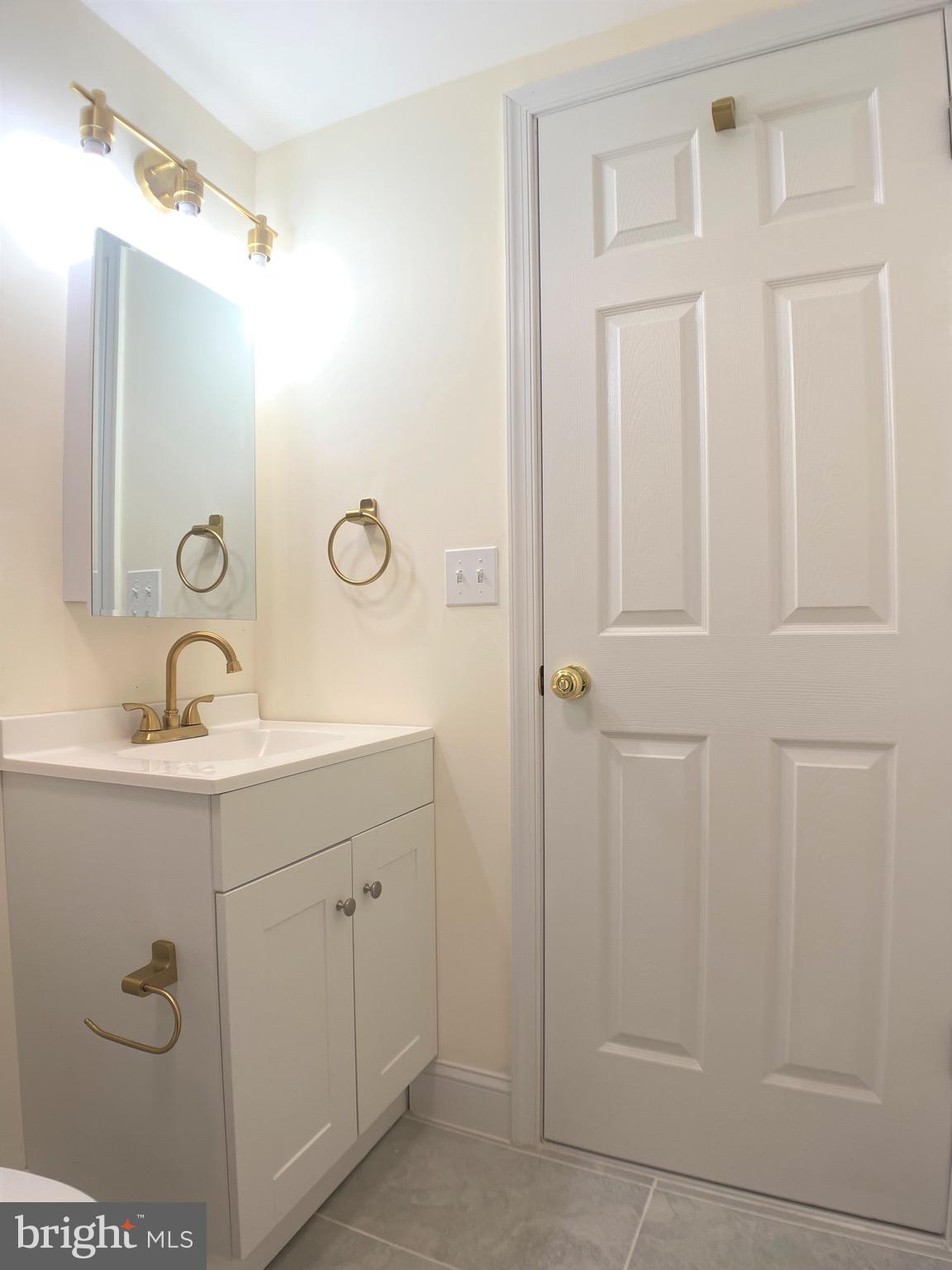 ESSEX - Residential Lease