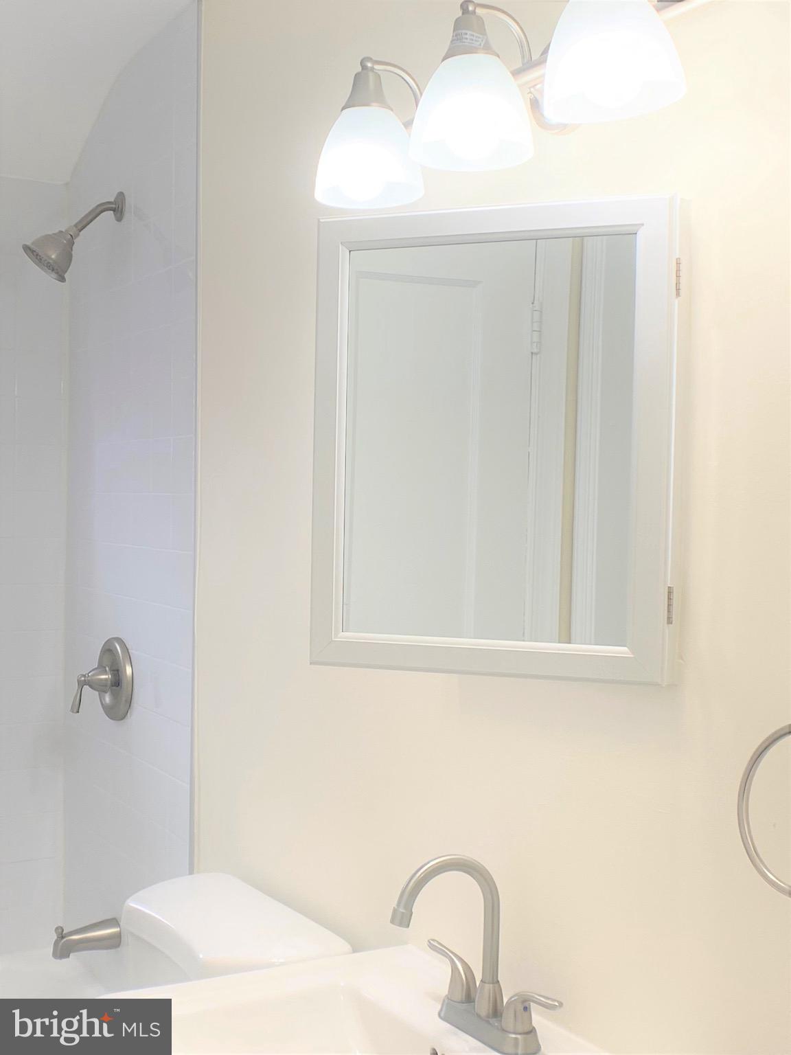 ESSEX - Residential Lease