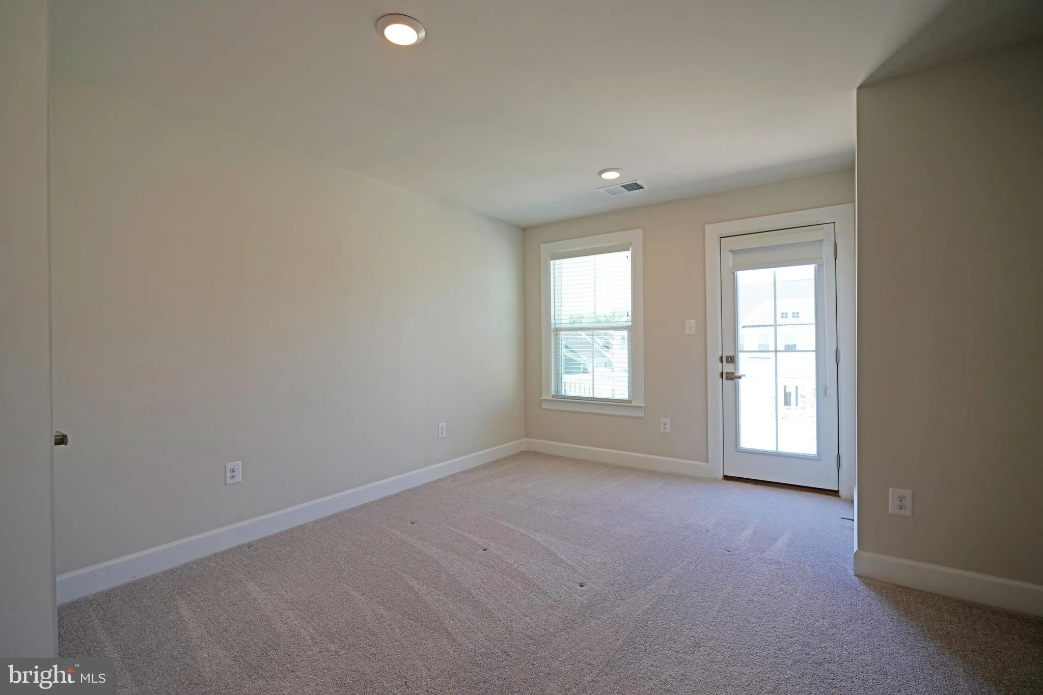 Lewes, Delaware 19958, United States, 3 Bedrooms Bedrooms, ,3 BathroomsBathrooms,Residential,Pending,128384