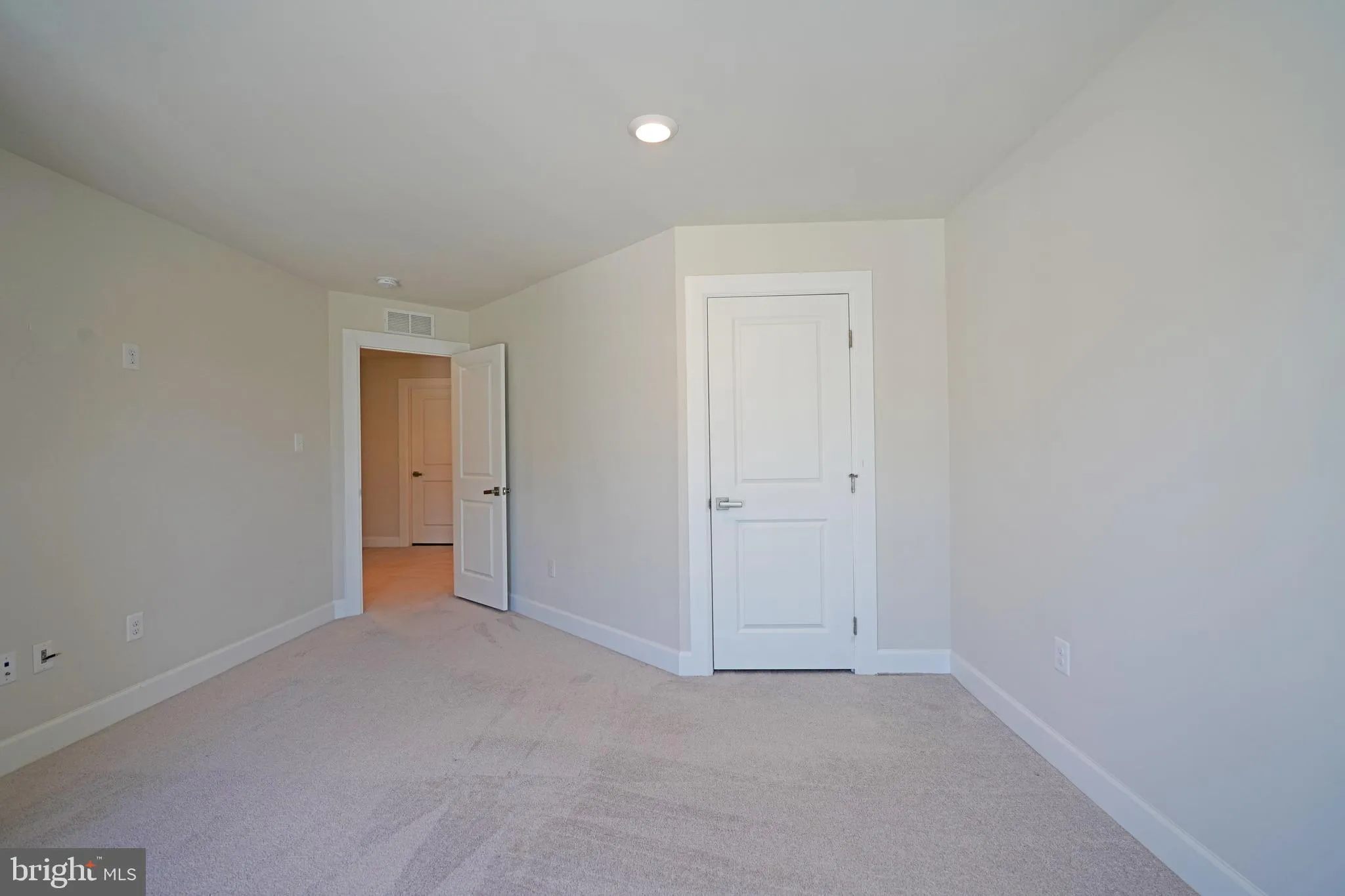 Lewes, Delaware 19958, United States, 3 Bedrooms Bedrooms, ,3 BathroomsBathrooms,Residential,Pending,128384