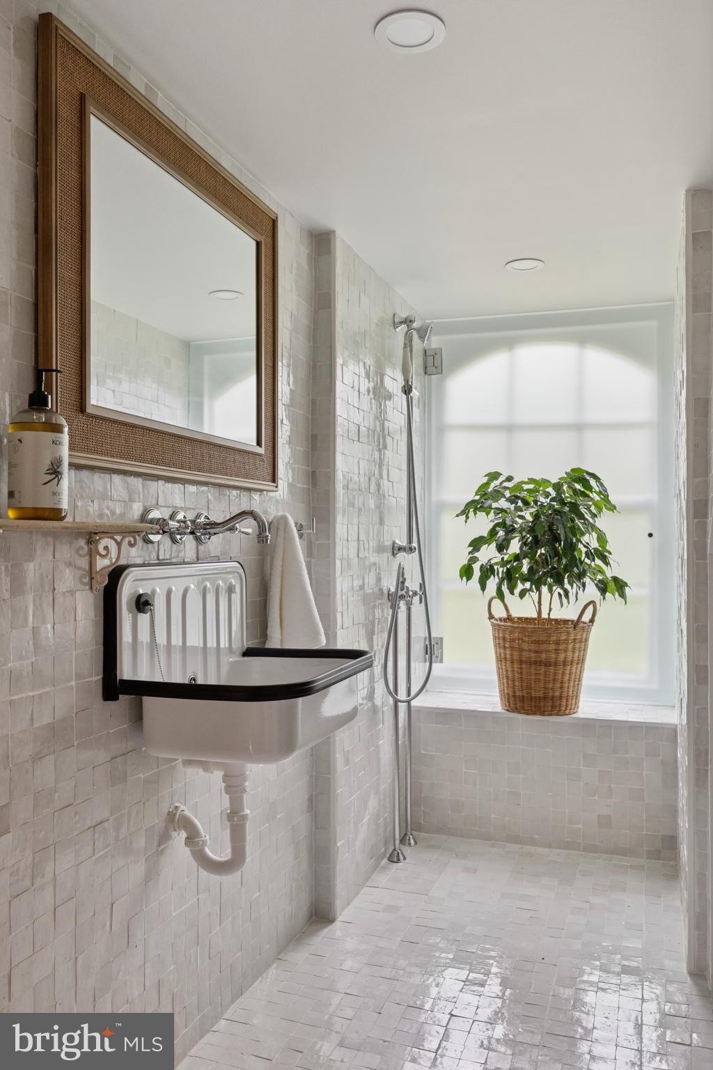 DOYLESTOWN - Residential