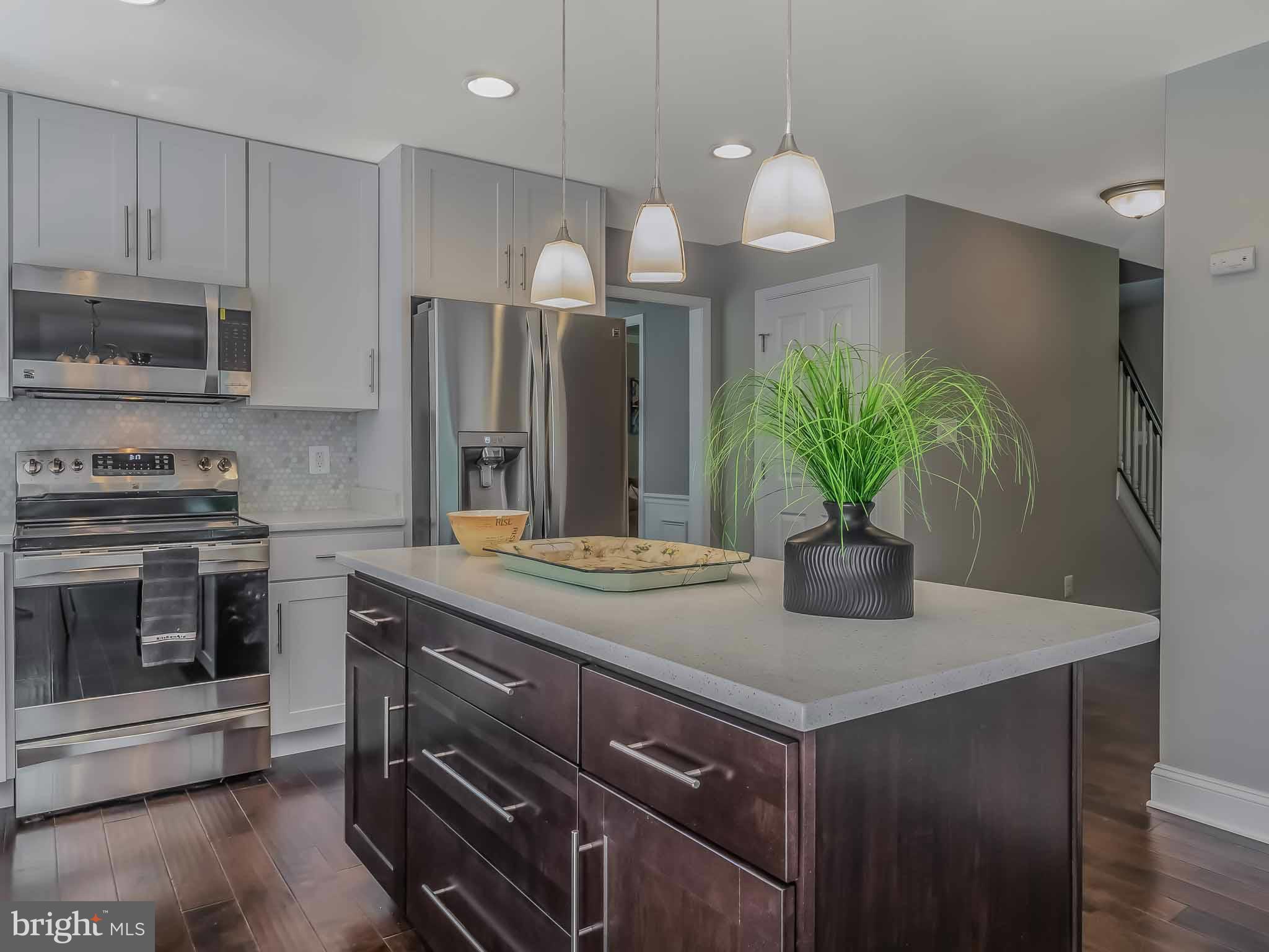 COVE LAKE - Residential