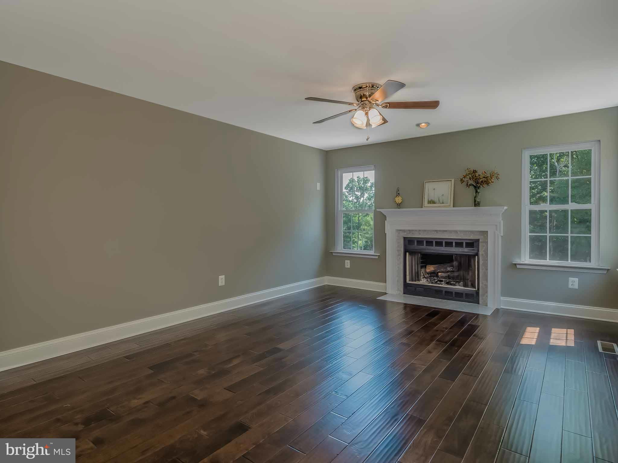 COVE LAKE - Residential