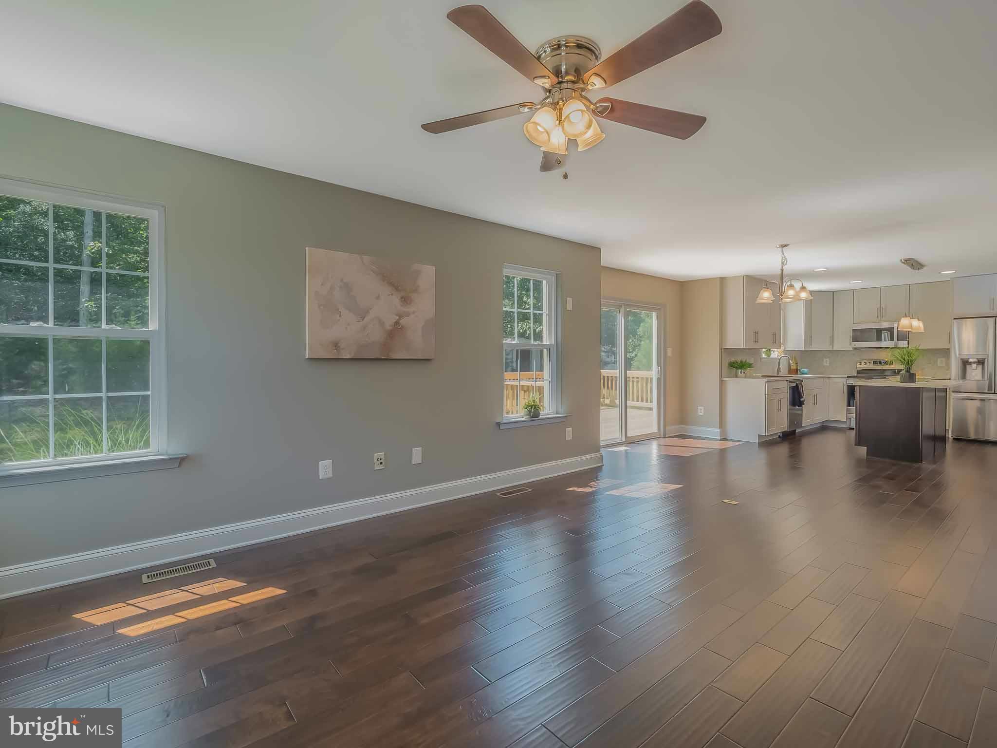 COVE LAKE - Residential