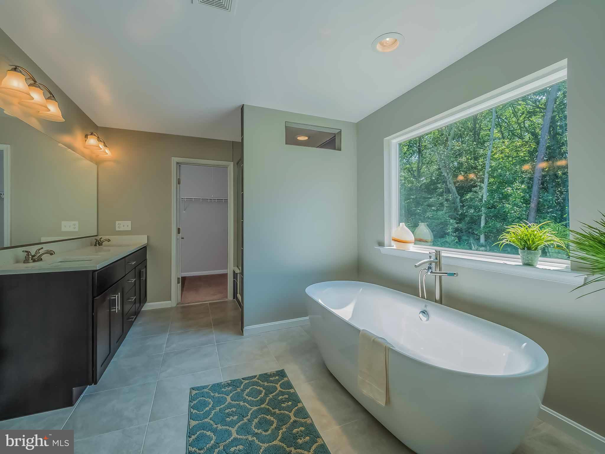 COVE LAKE - Residential