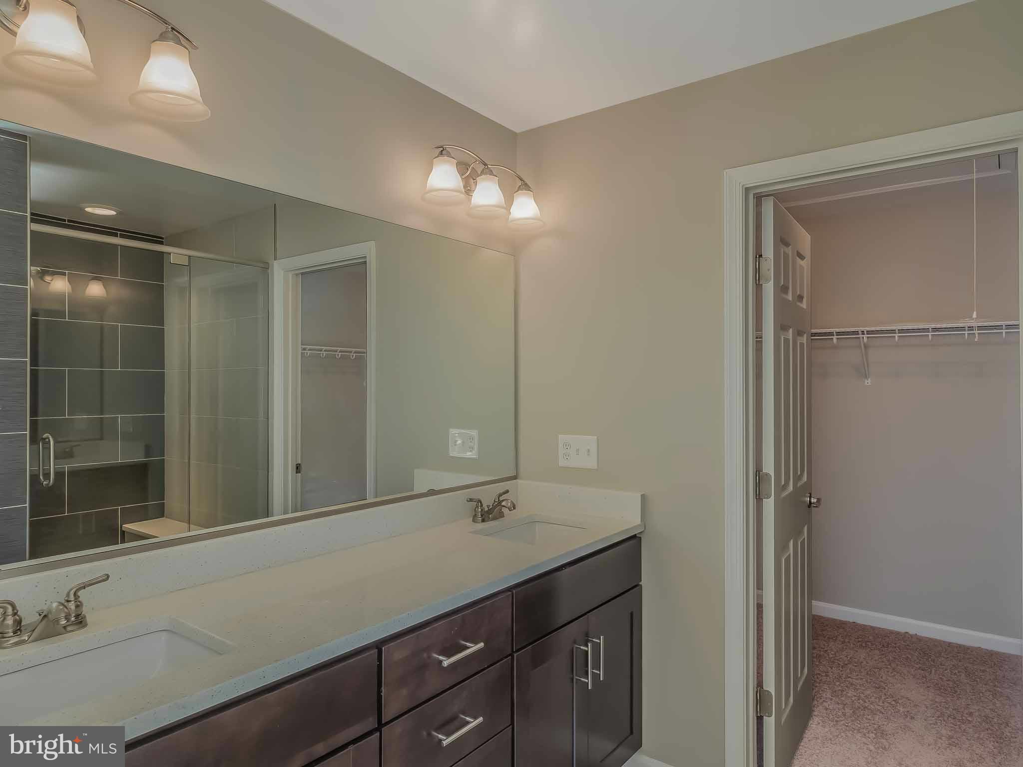 COVE LAKE - Residential