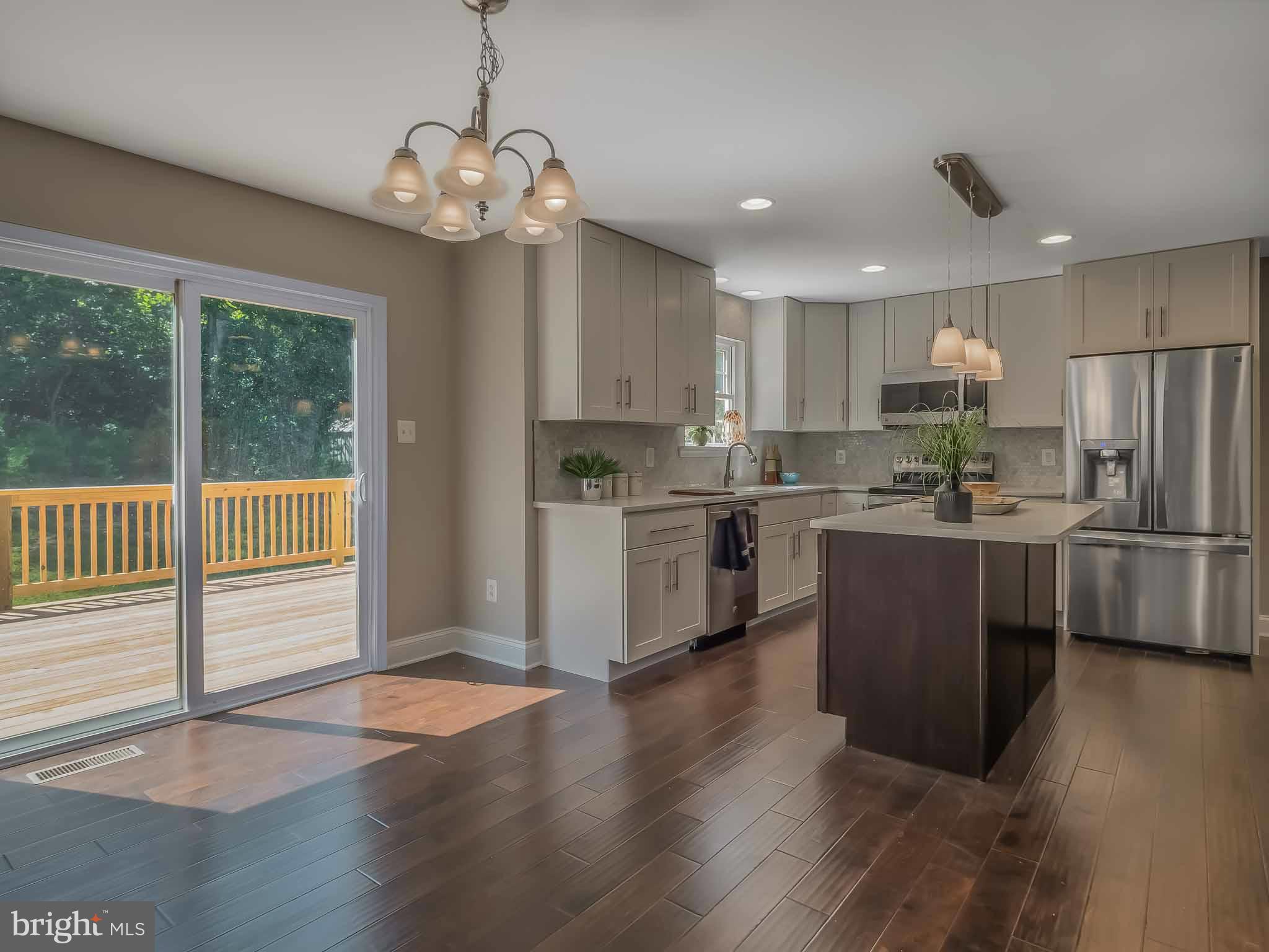 COVE LAKE - Residential