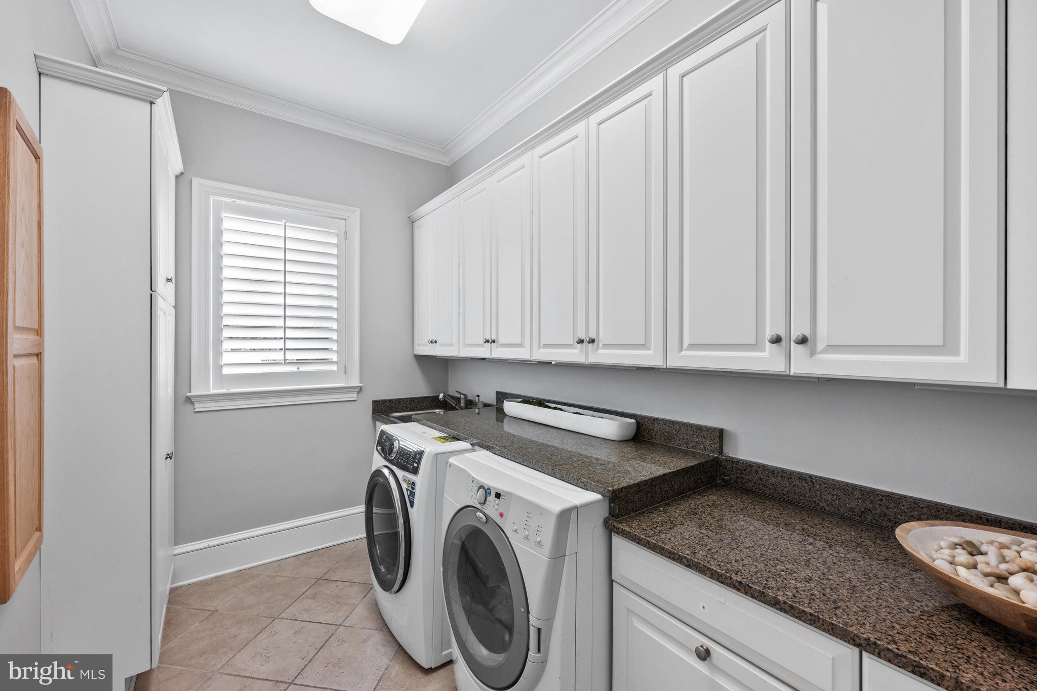 FOXHALL OF MCLEAN - Residential