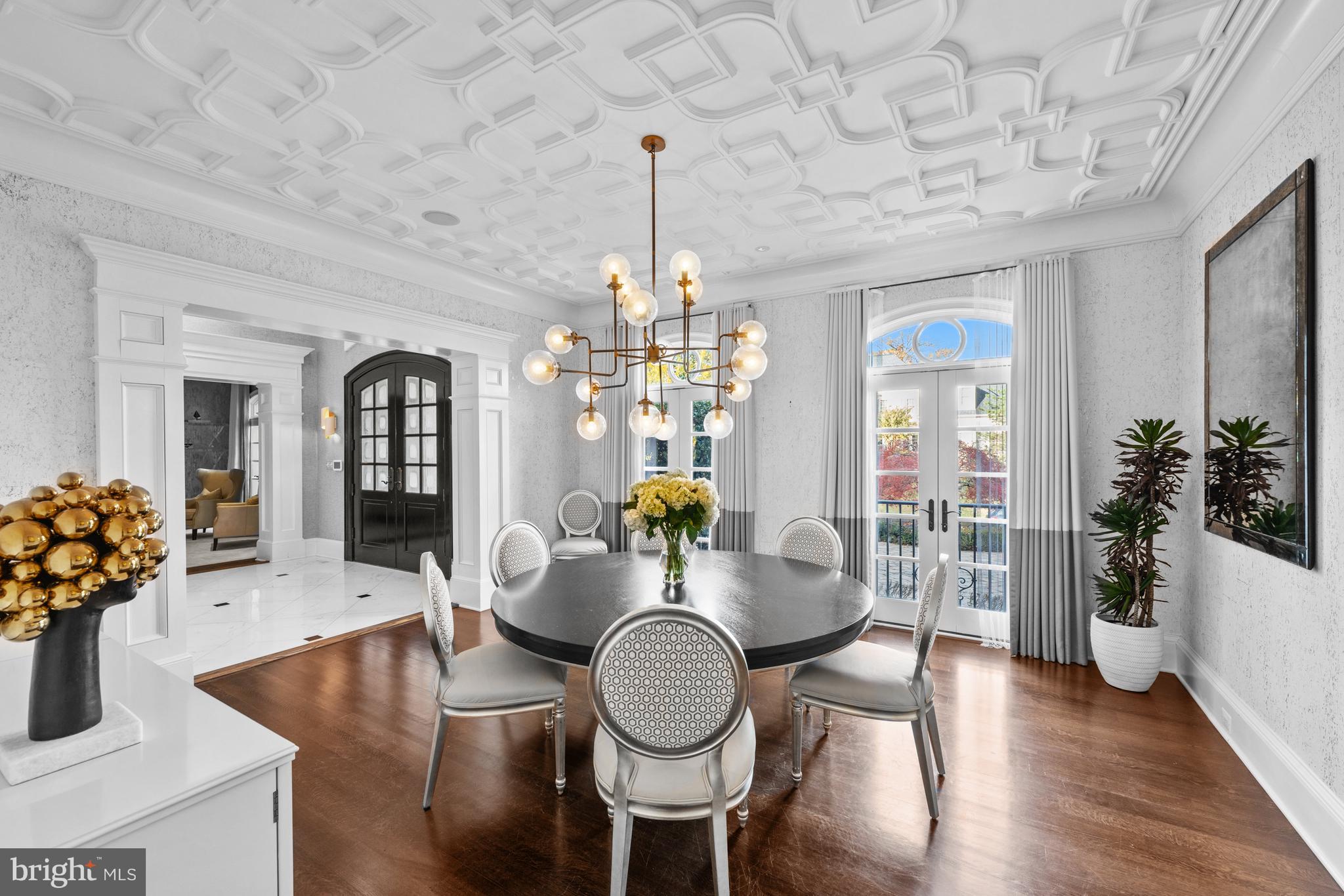 FOXHALL OF MCLEAN - Residential