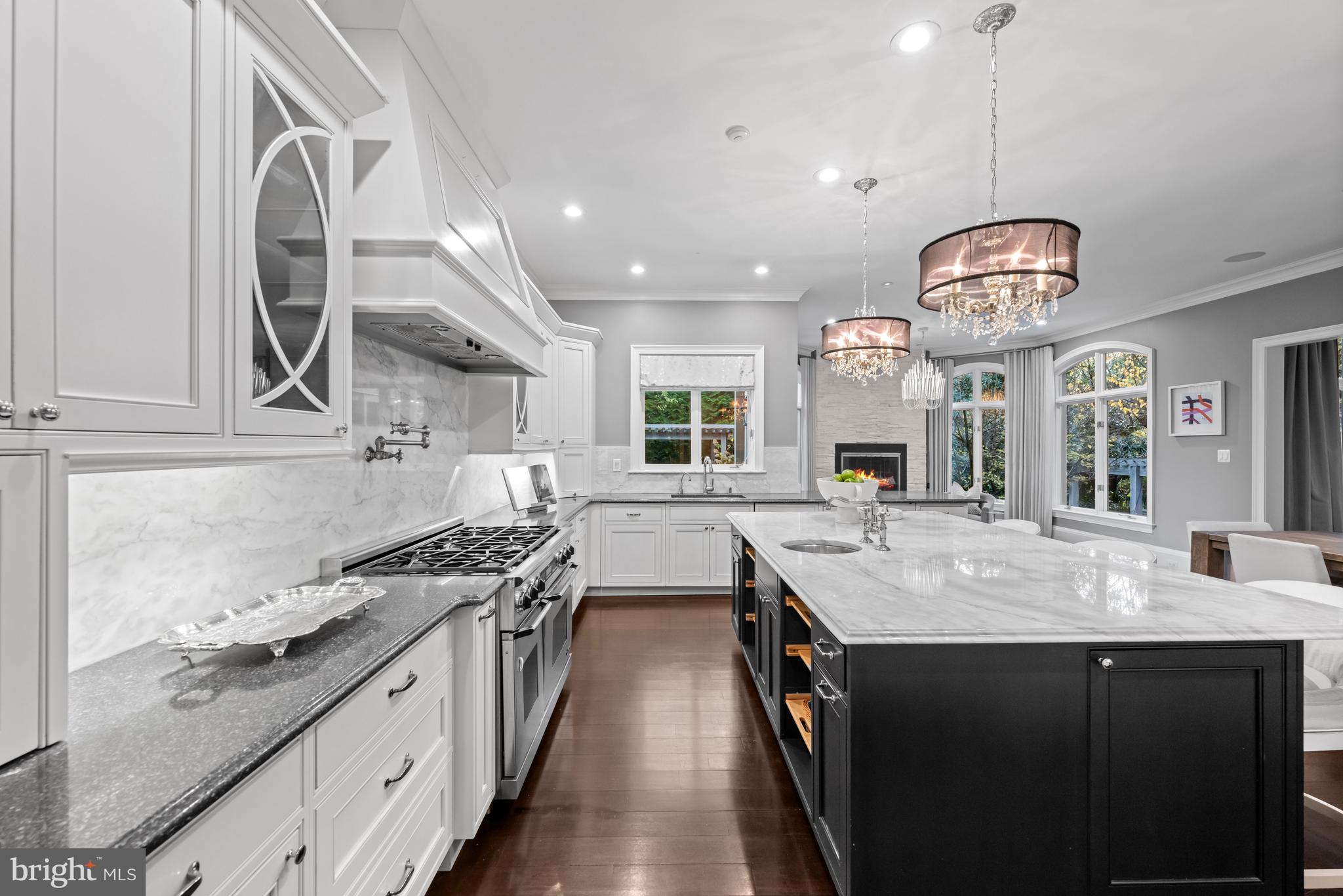 FOXHALL OF MCLEAN - Residential