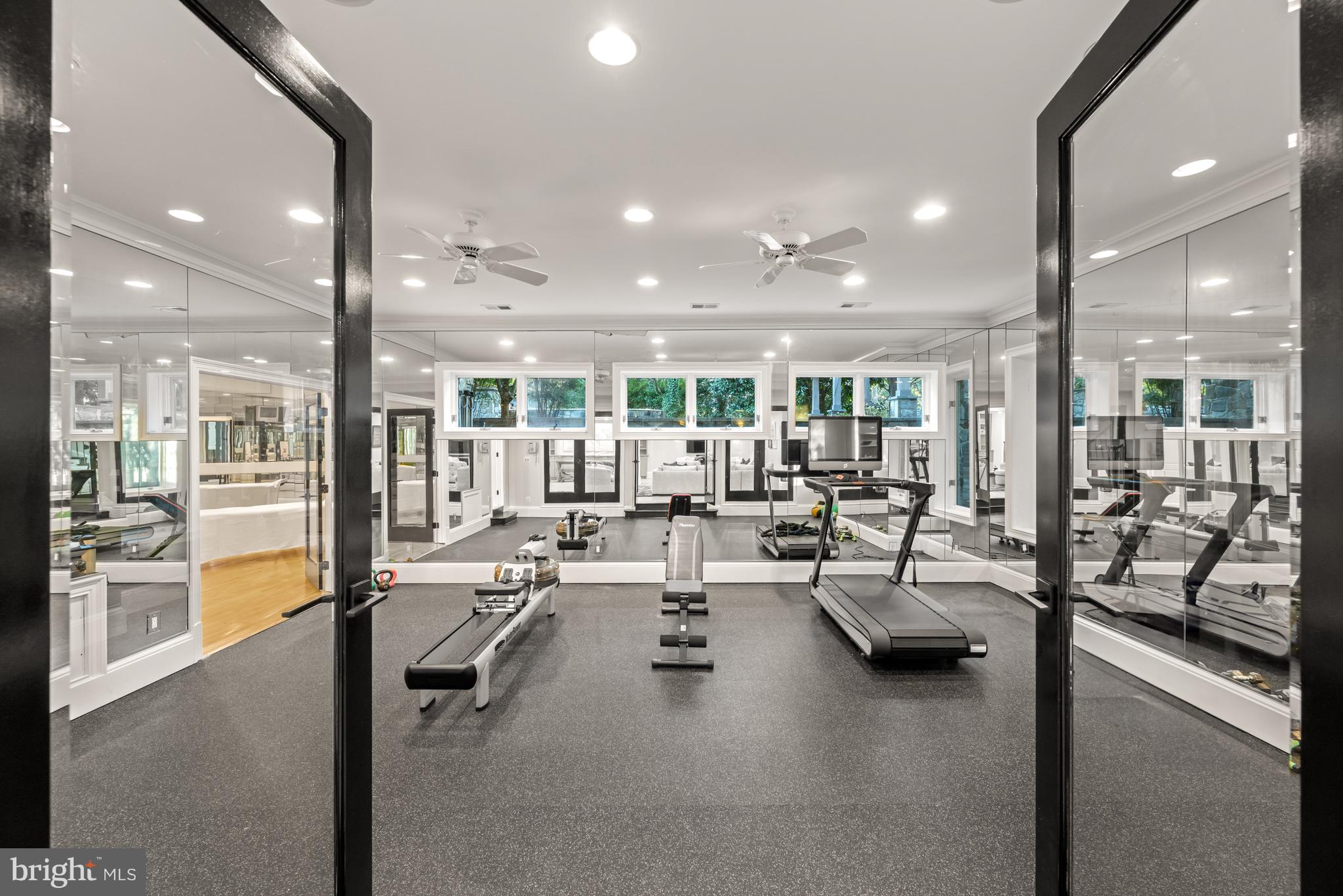 FOXHALL OF MCLEAN - Residential