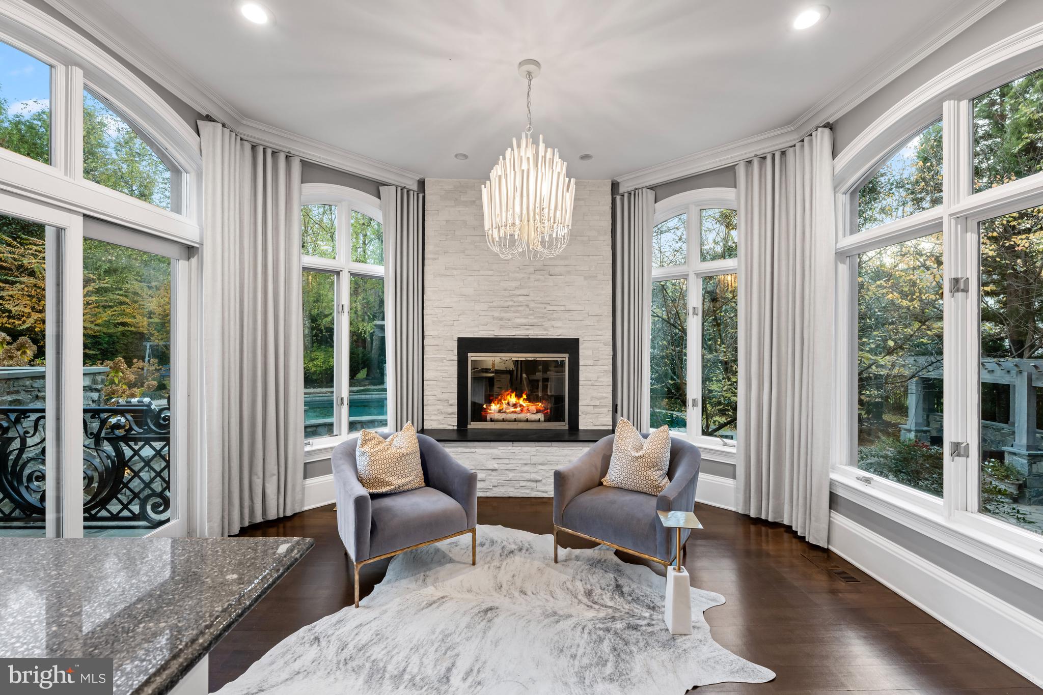 FOXHALL OF MCLEAN - Residential