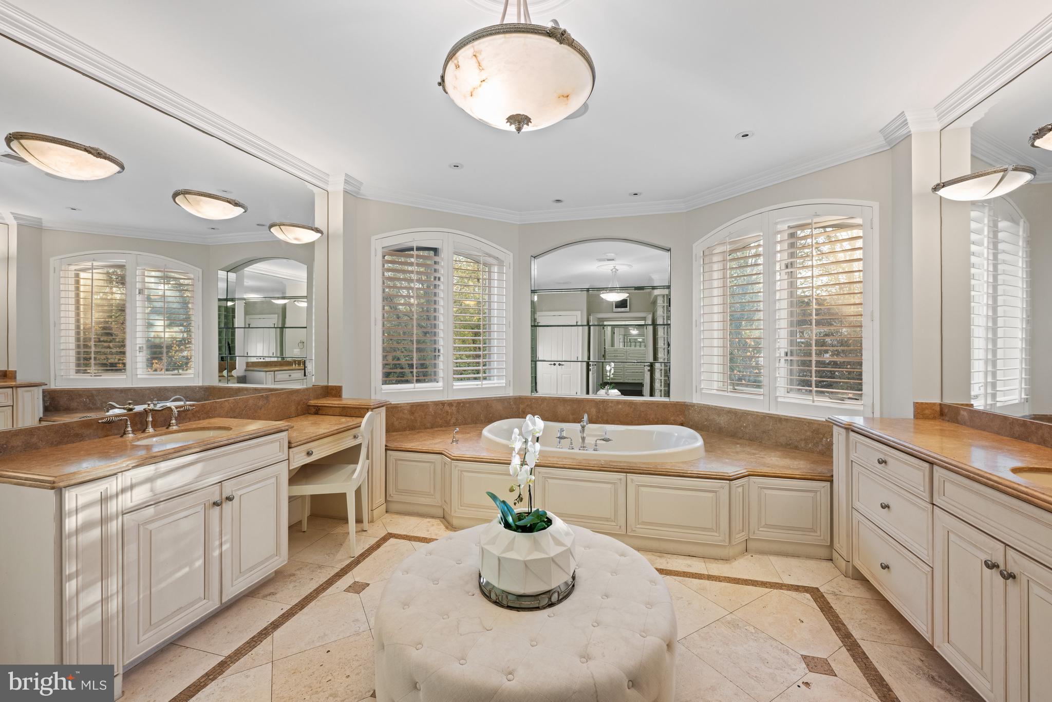 FOXHALL OF MCLEAN - Residential