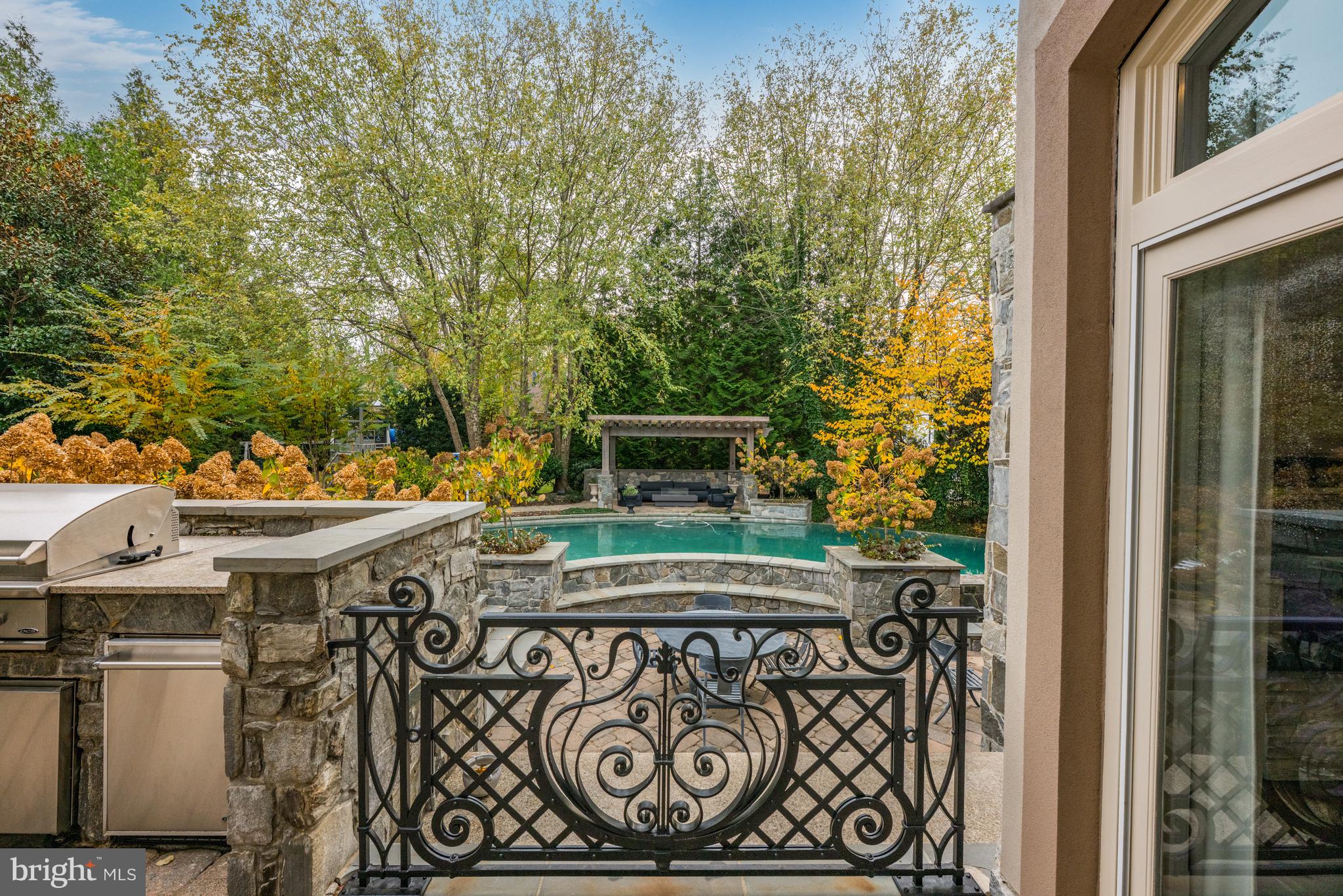 FOXHALL OF MCLEAN - Residential