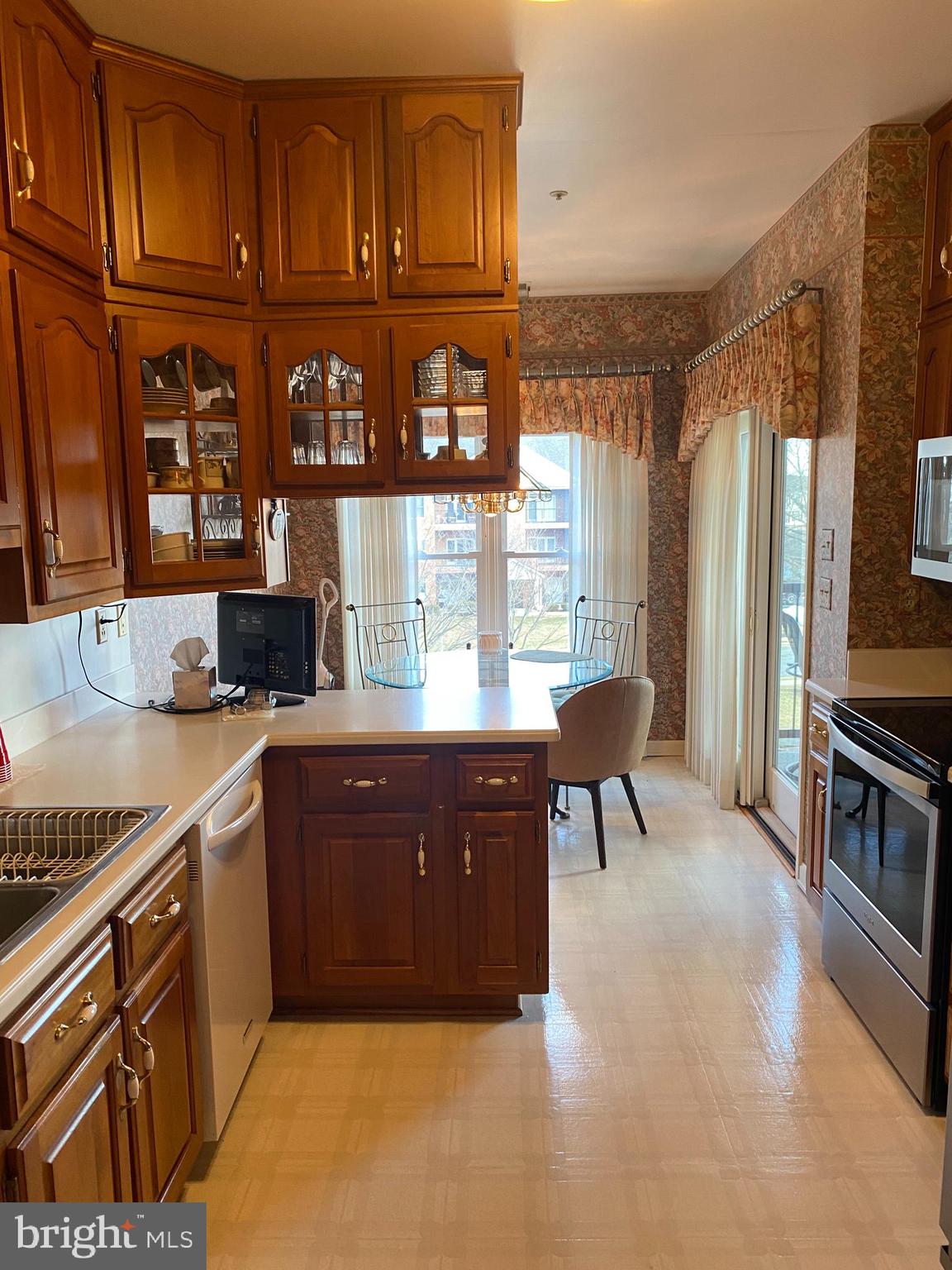 ALBERT COURTS - Residential