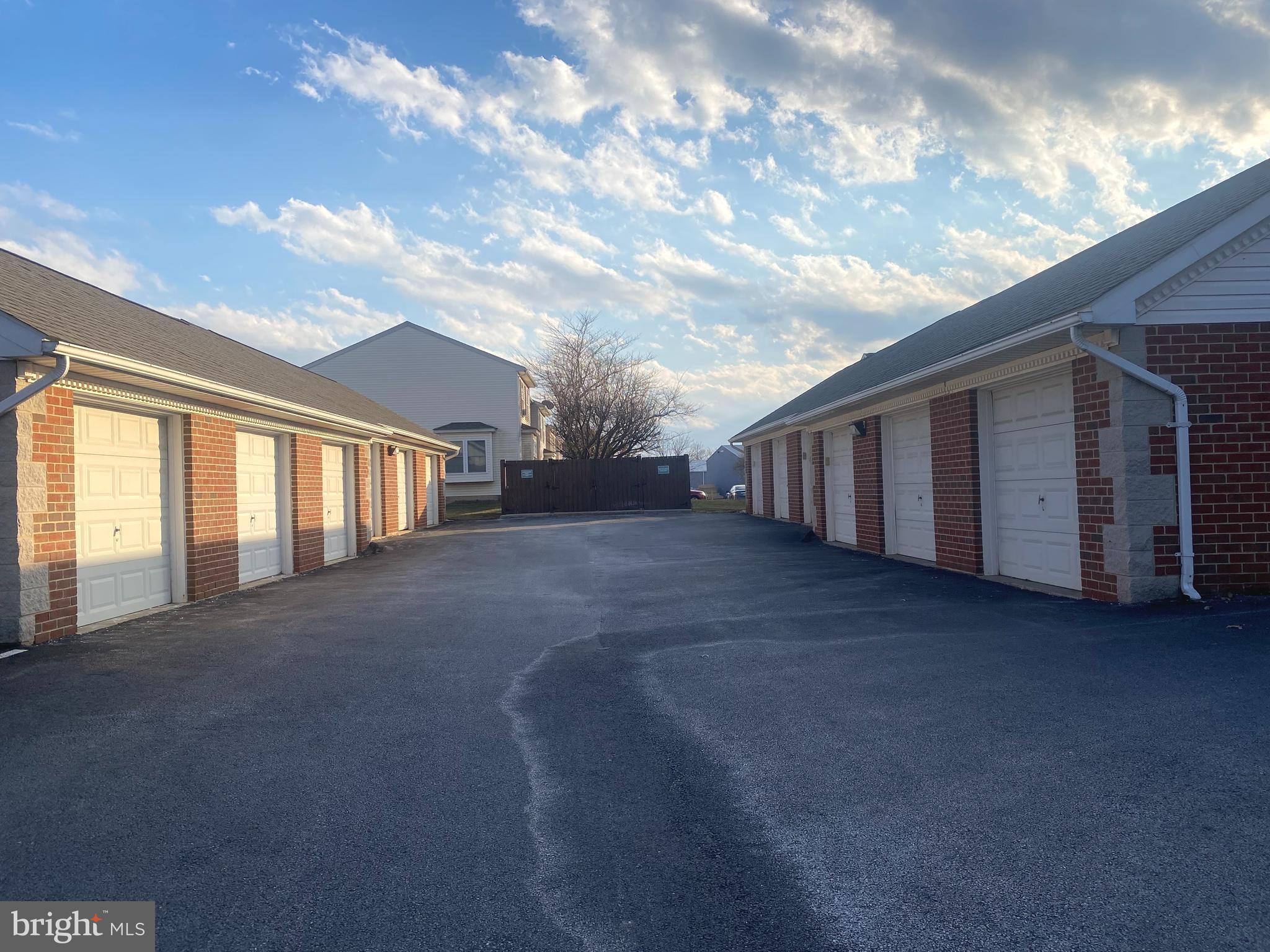 ALBERT COURTS - Residential