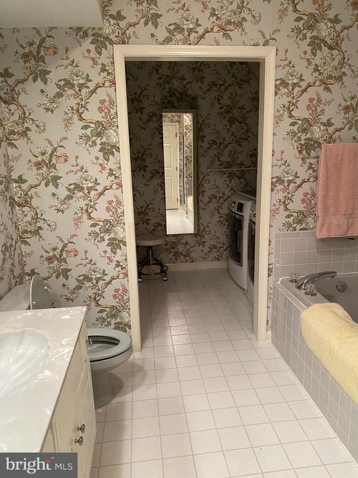 ALBERT COURTS - Residential