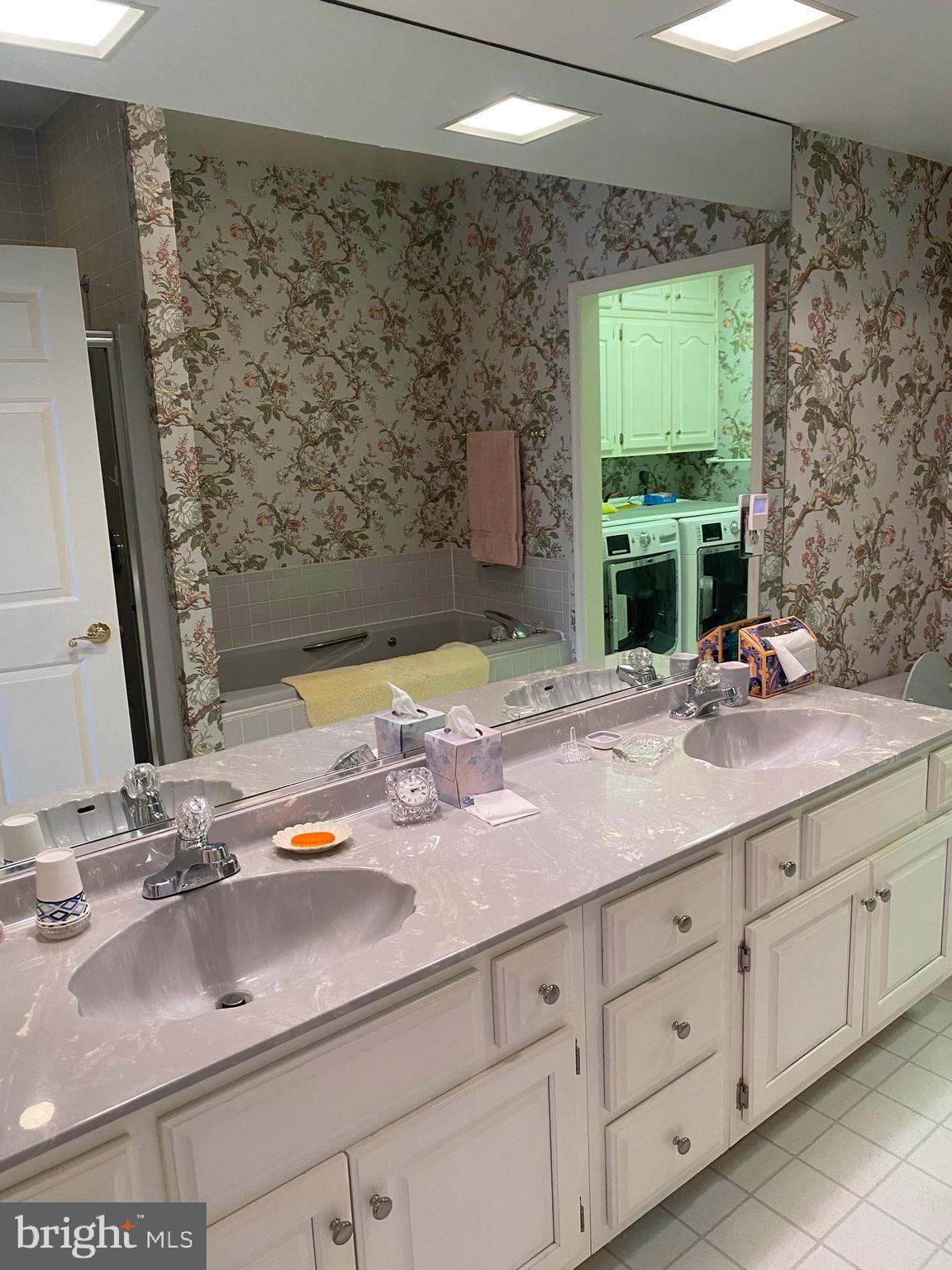 ALBERT COURTS - Residential