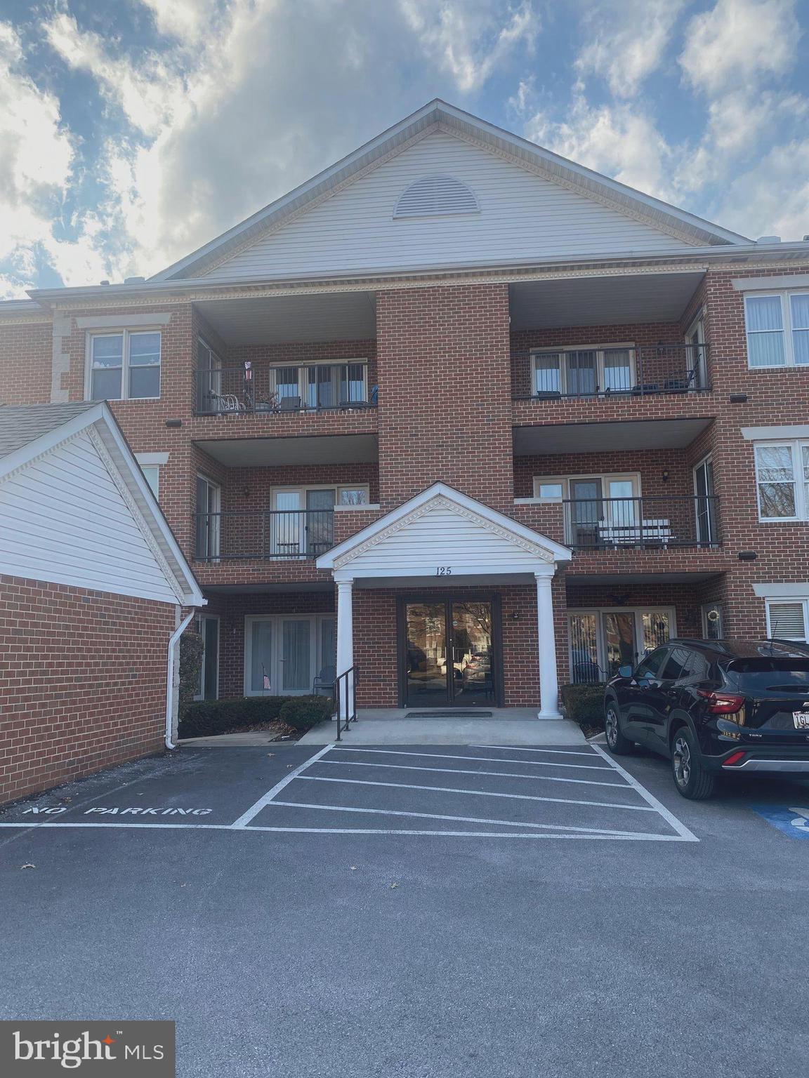 ALBERT COURTS - Residential