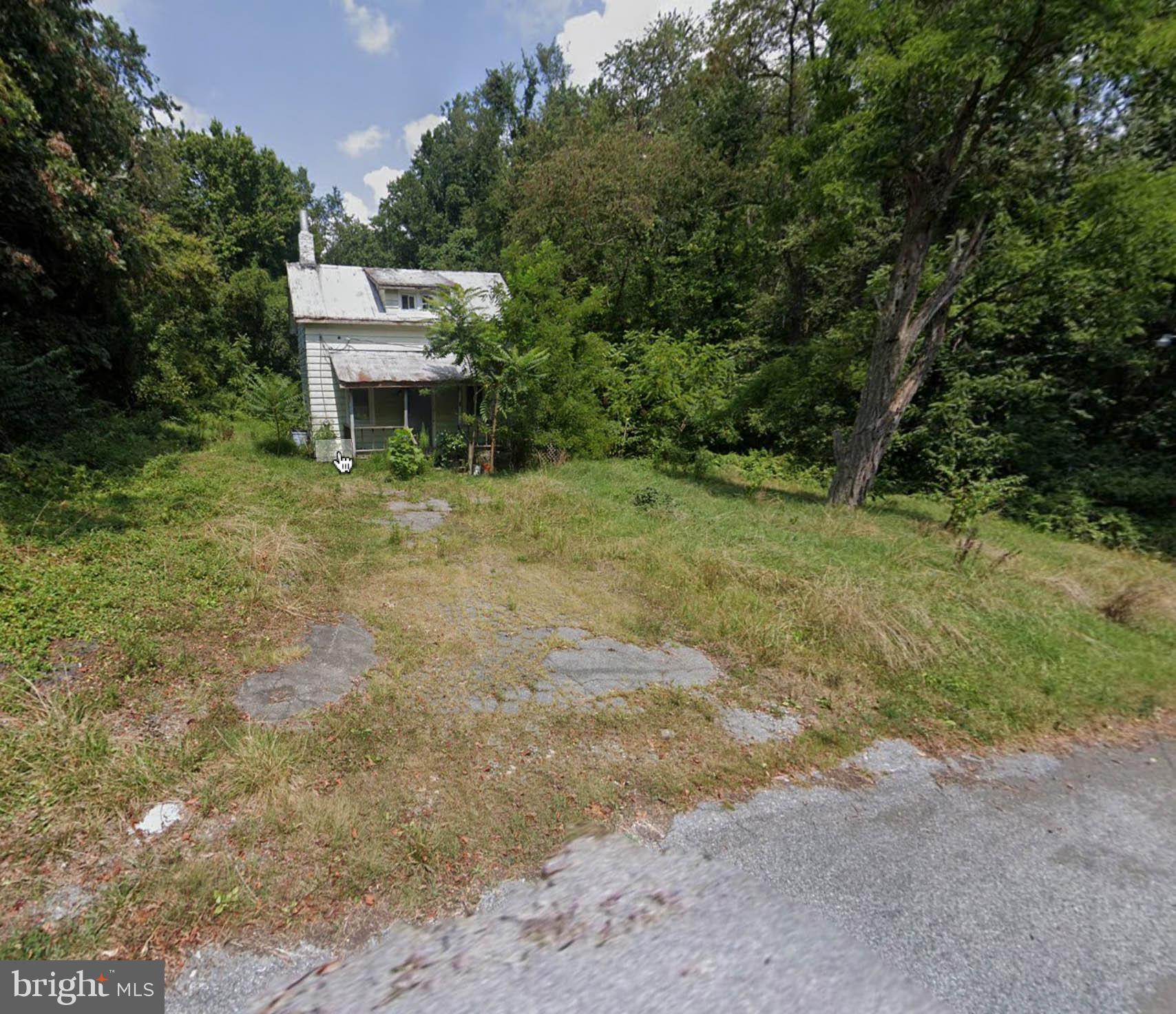 List price is Opening Bid at the Online auction to be conducted on Auctioneers website.
- Auction ends Thursday, May 15, 2025 at 11:00 AM. 1± Acre Lot with Home in the "Boyds" Community in Montgomery County. There is a home on the property, but not liveable. Zoning - Agricultural Reserve Zone Montgomery County’s zoning ordinance with large areas of generally contiguous properties suitable for agricultural and related uses.