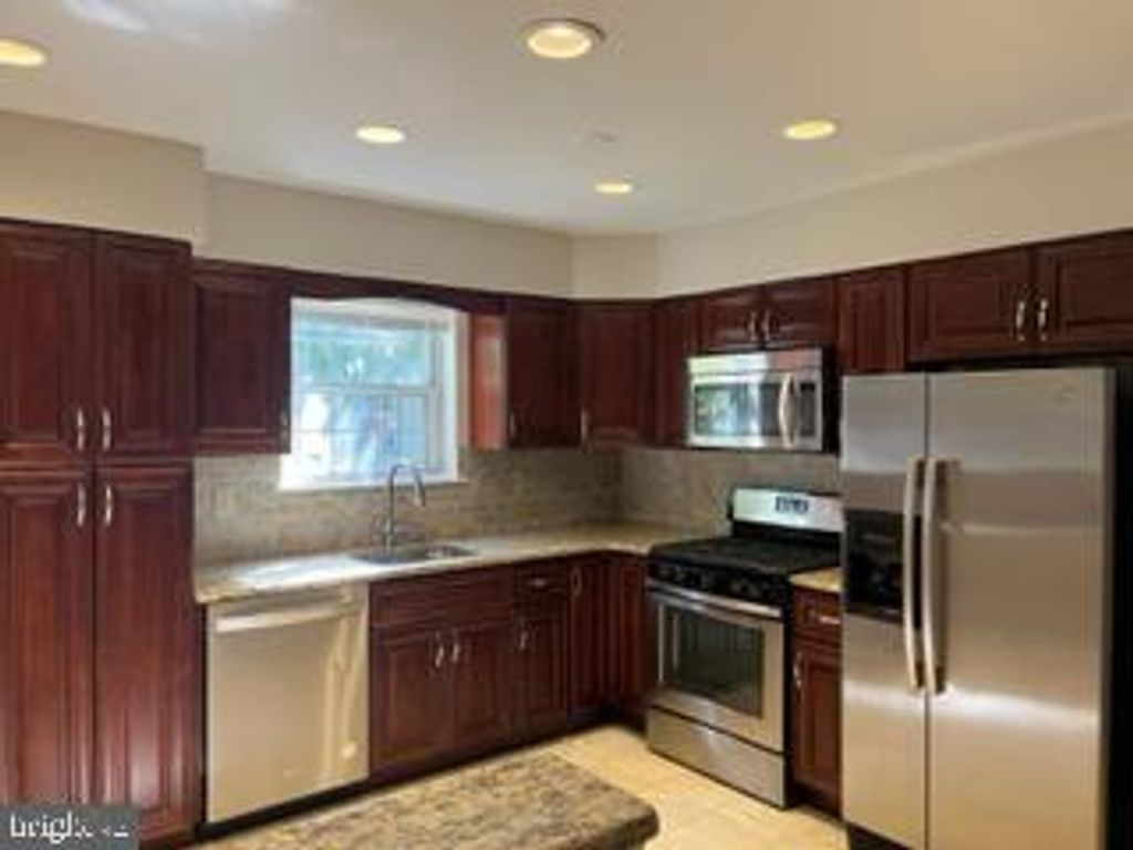 Photo of 132 Kettlebrook Drive, MOUNT LAUREL, NJ 08054 (MLS # NJBL2095740)