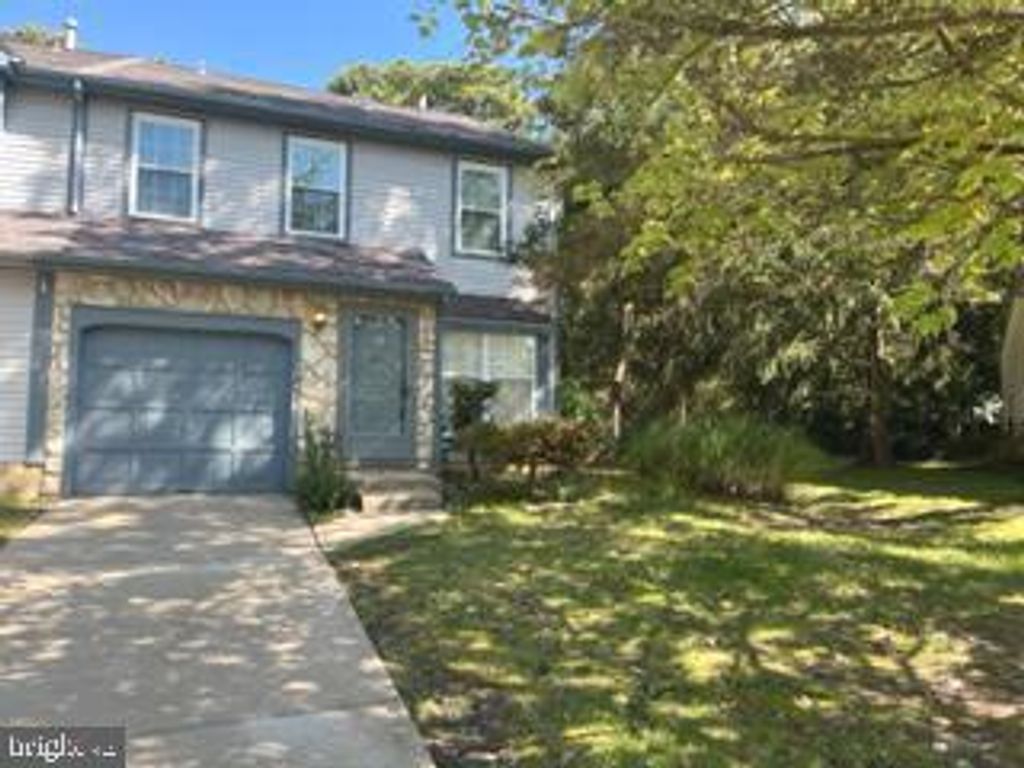 Photo of 132 Kettlebrook Drive, MOUNT LAUREL, NJ 08054 (MLS # NJBL2095740)