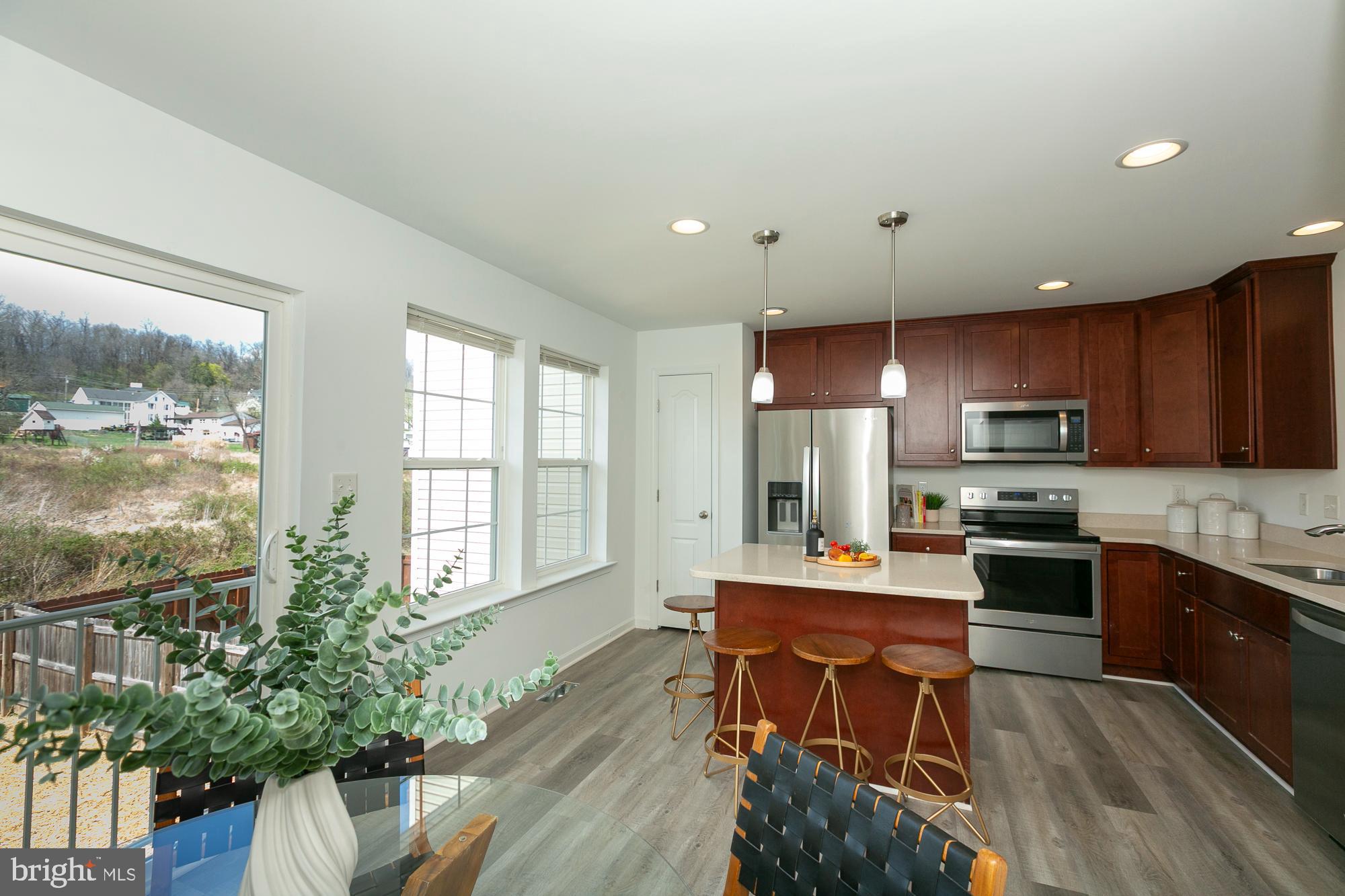 STONEBROOK VILLAGE - Residential