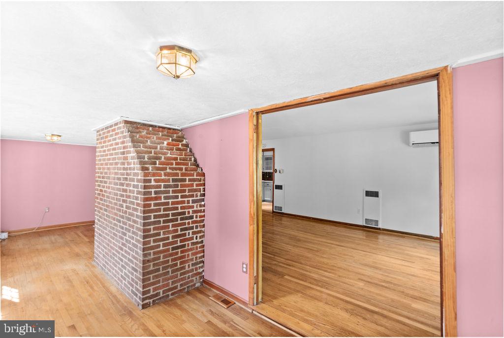 10301 LIVINGSTON ROAD