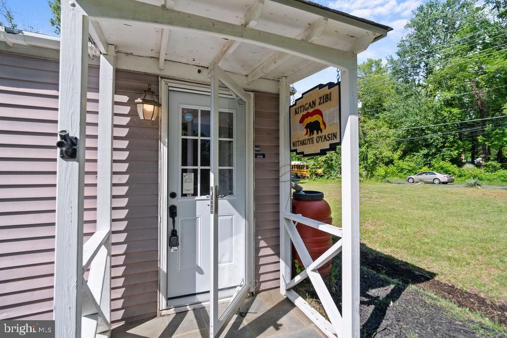 Photo of 10301 Livingston Road, FORT WASHINGTON, MD 20744 (MLS # MDPG2204432)