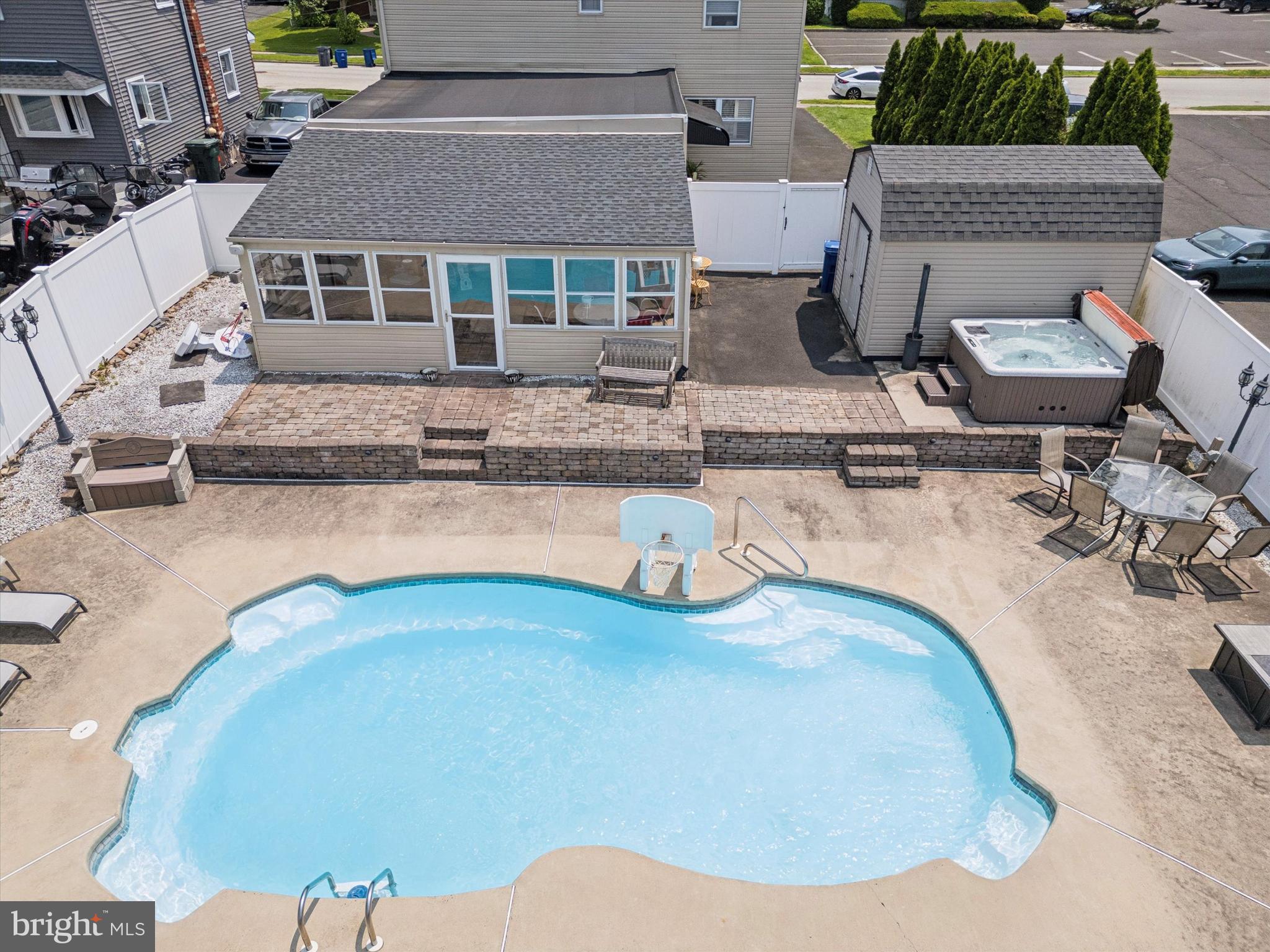 ELKINS PARK - Residential
