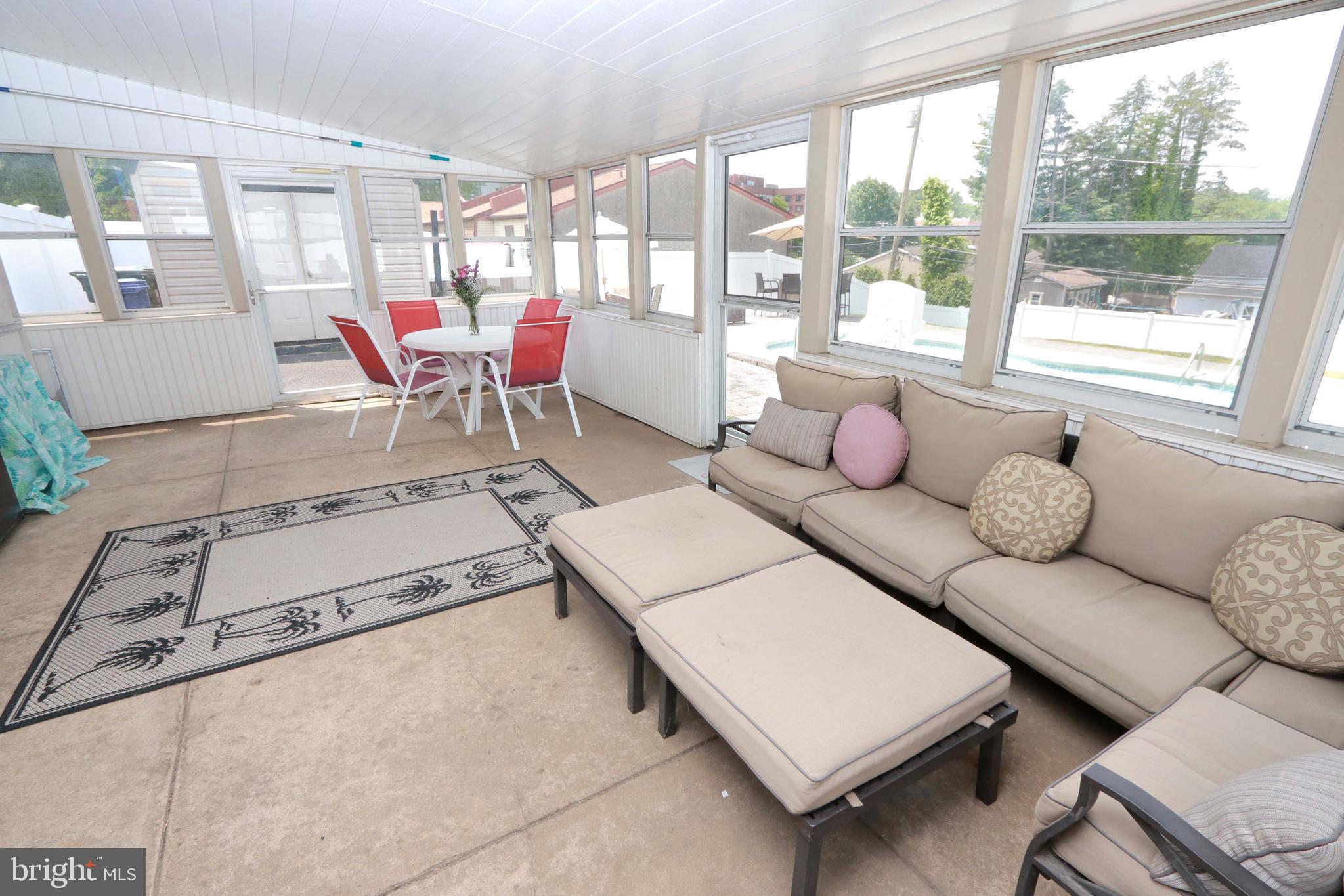 ELKINS PARK - Residential