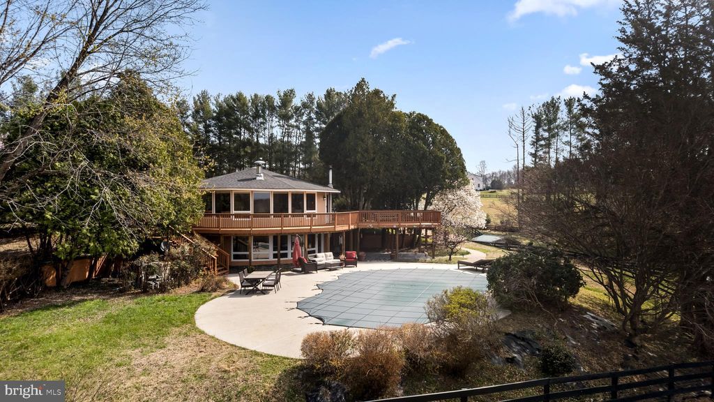 Photo of 10803 Crest Hill Road, MARSHALL, VA 20115 (MLS # VAFQ2021146)