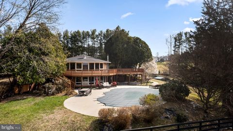 Photo of 10803 Crest Hill Road, MARSHALL, VA 20115 (MLS # VAFQ2021146)