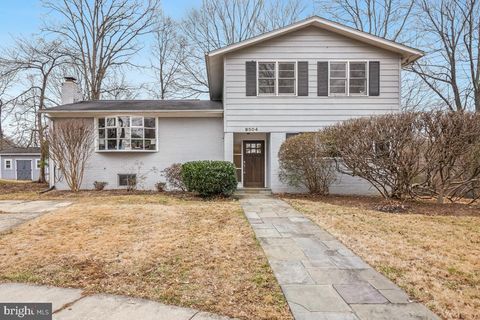 Photo of 9504 Hollins Court, BETHESDA, MD 20817 (MLS # MDMC2213392)