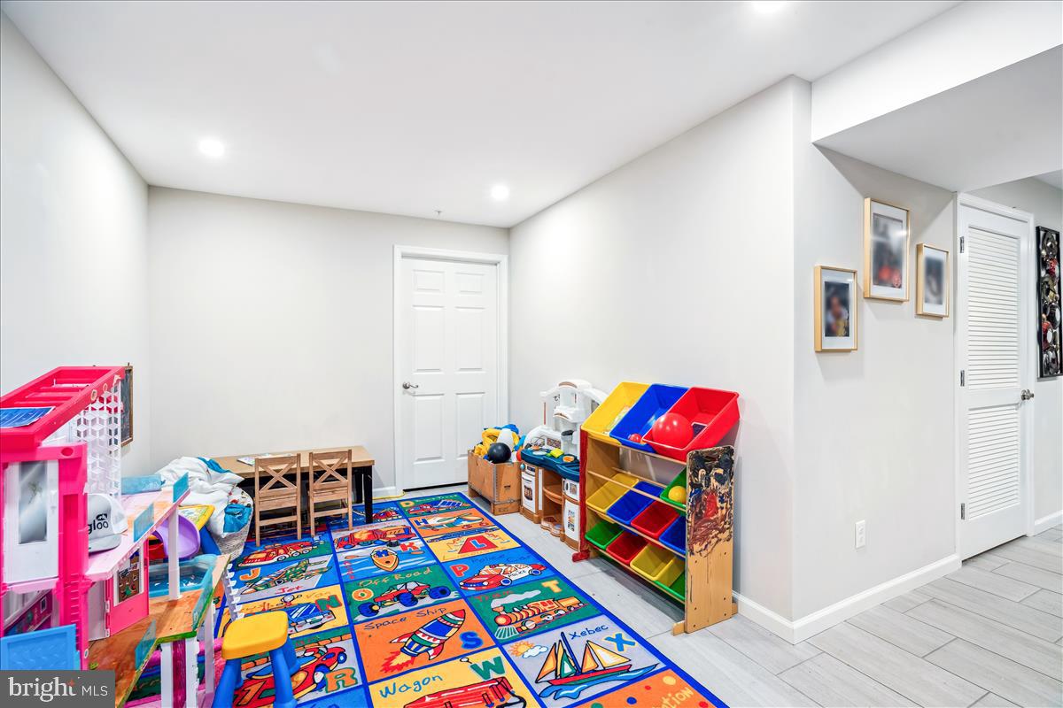 THE VILLAGES AT WELLINGTON - Residential