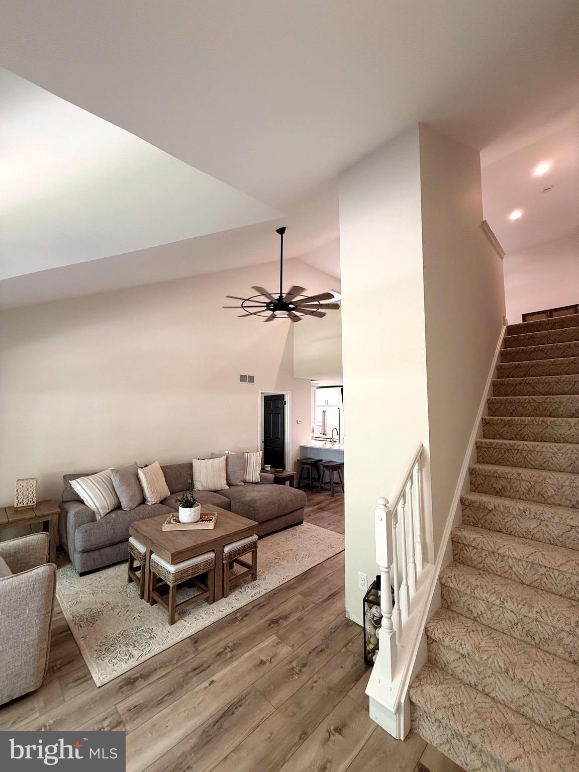 550 CENTRAL AVE D16