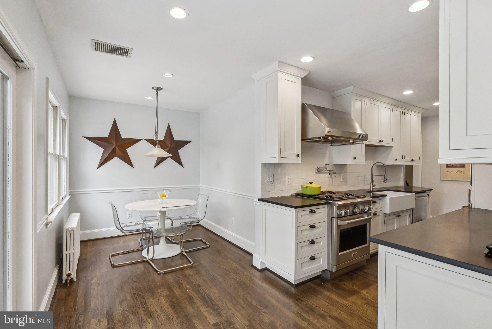 GREENWICH FOREST - Residential