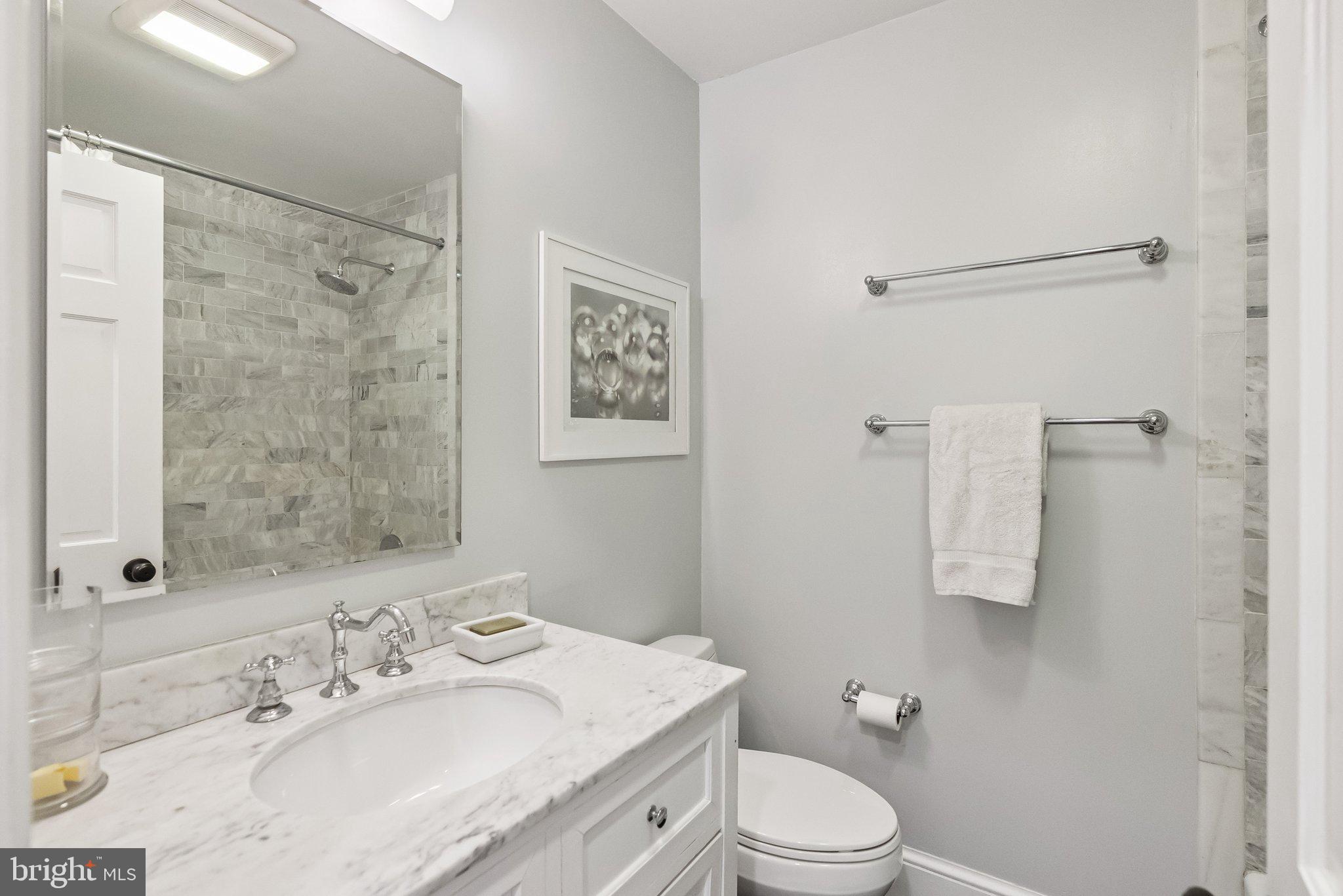 GREENWICH FOREST - Residential