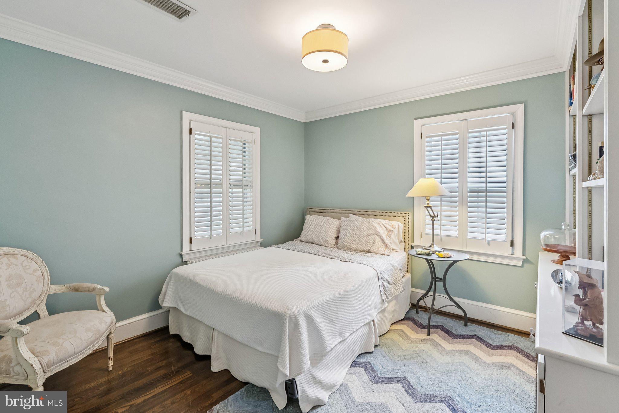 GREENWICH FOREST - Residential