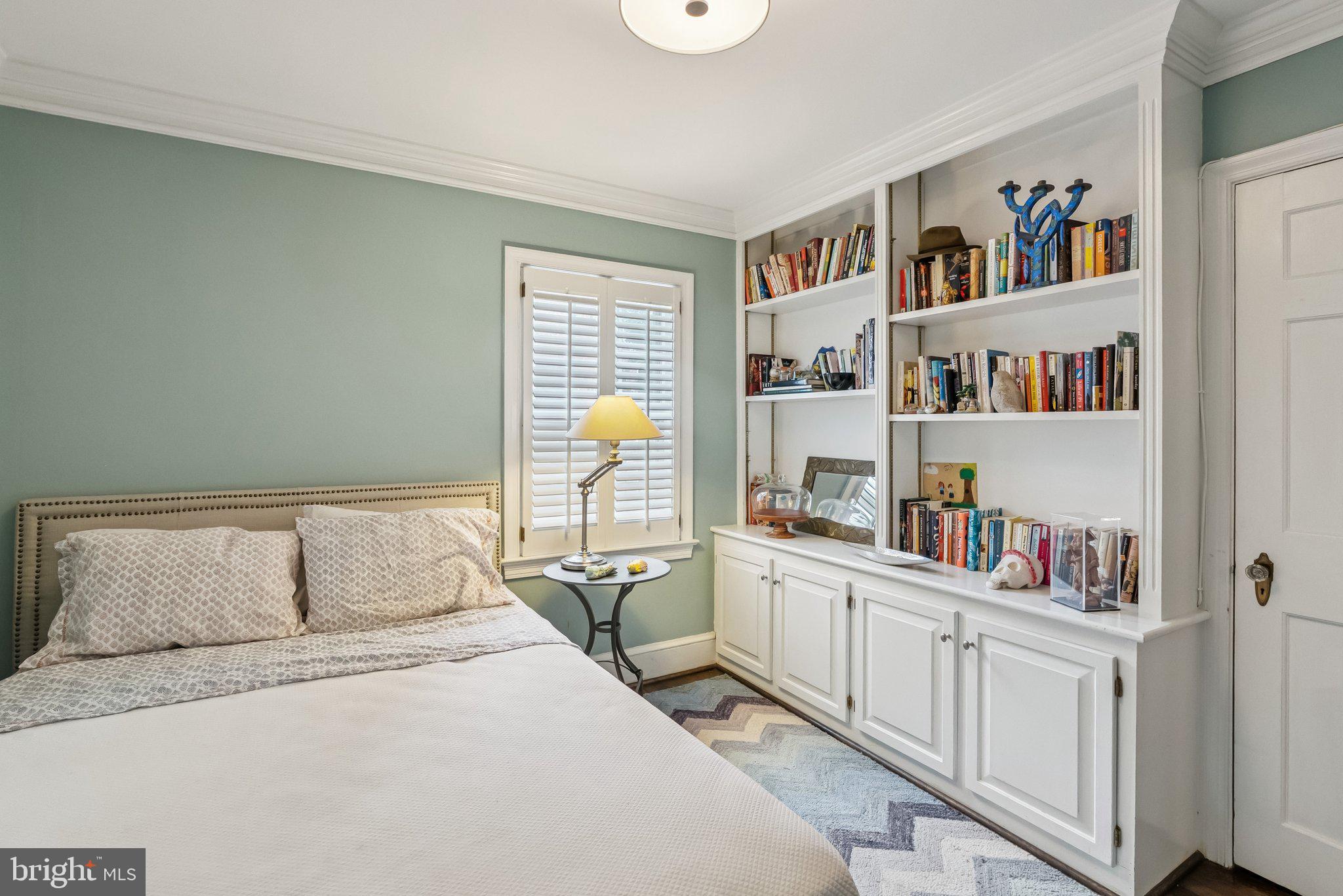 GREENWICH FOREST - Residential