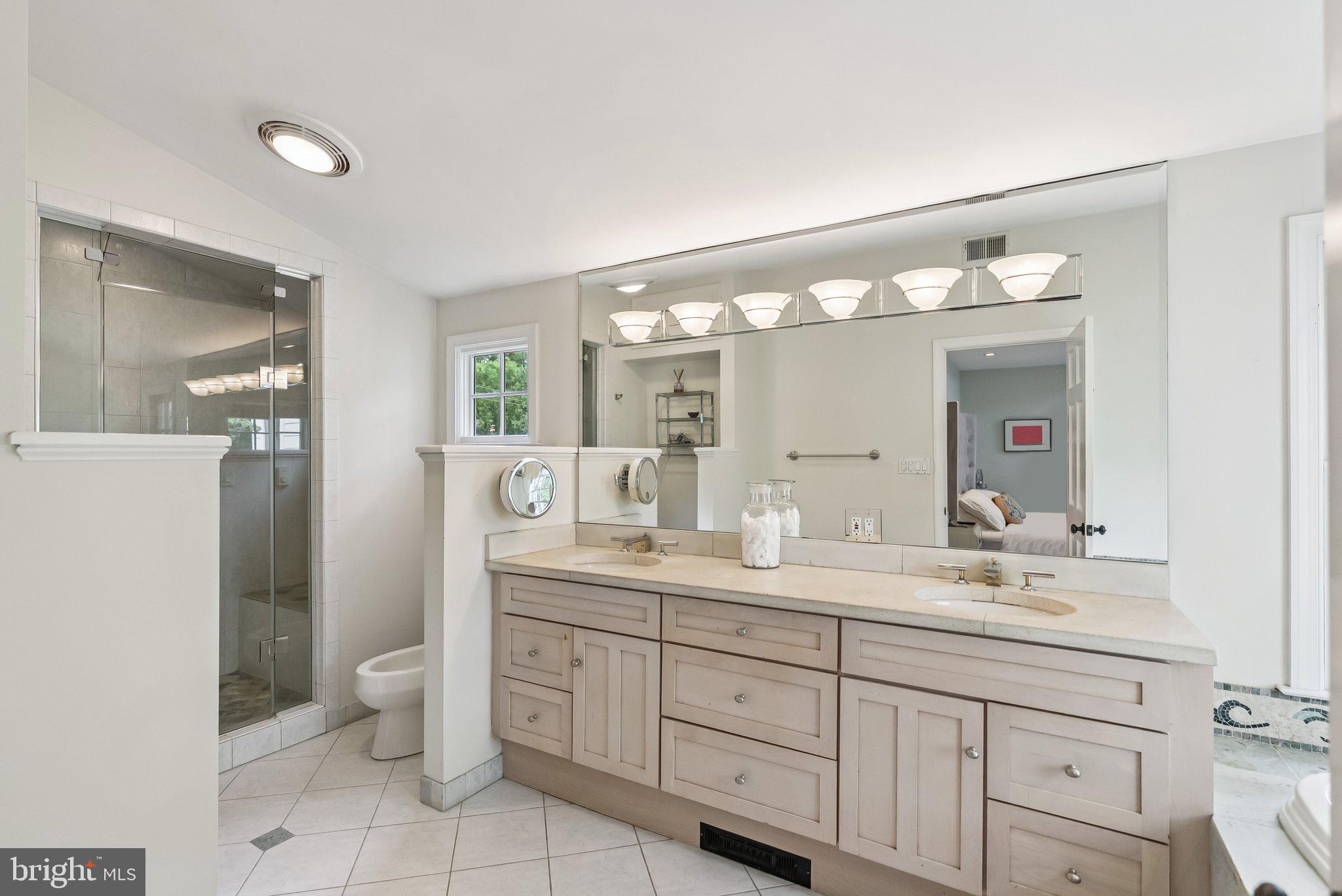 GREENWICH FOREST - Residential