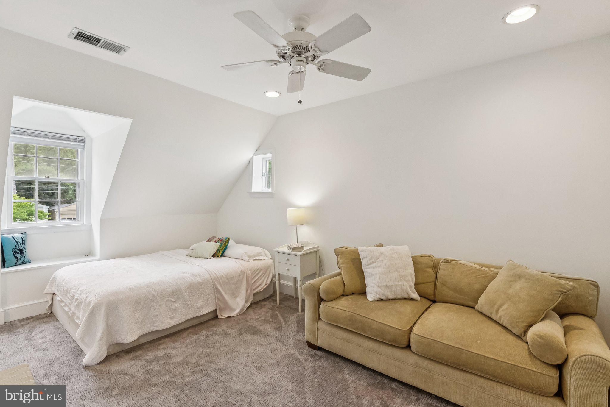 GREENWICH FOREST - Residential