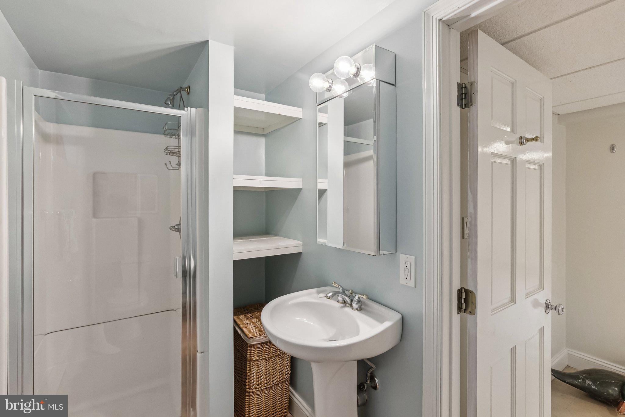 GREENWICH FOREST - Residential