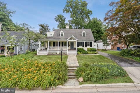 Photo of 8109 Custer Road, BETHESDA, MD 20814 (MLS # MDMC2190526)
