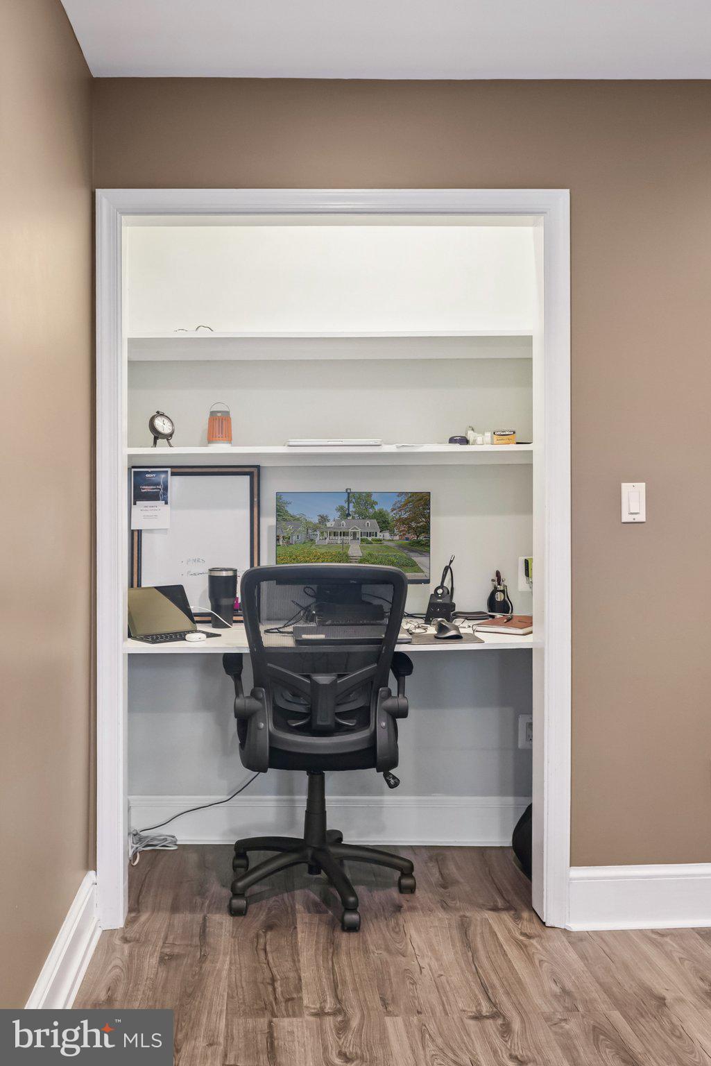 GREENWICH FOREST - Residential