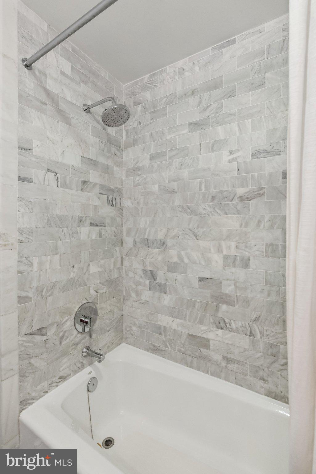 GREENWICH FOREST - Residential