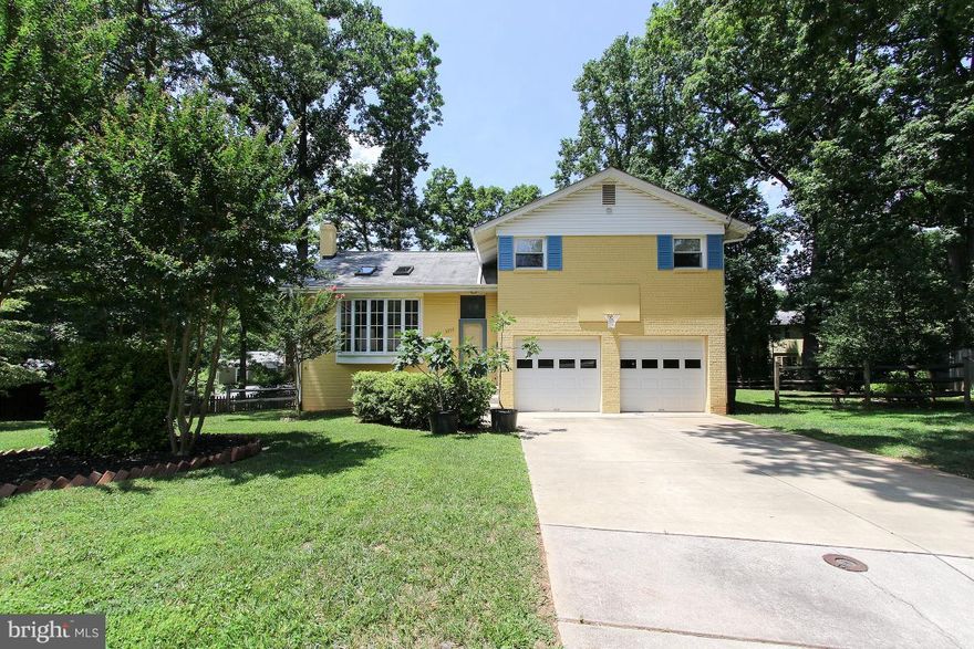 4 BR 3 FB Adorable Split Level house on quite cul-de-sac in sought after Bethesda. Eat in kitchen w/SS appliances Dinning & Living Room on main level w/ gleaming hard wood floors & sky lights that flood the home w/natural light.  3 BR & 2 BA up and 1 Bedroom w/ FB down.  Spacious Fam Room on the lower level with outside entrance.  Yard includes Shed.  Minutes to 495, NIH, & Walter Reed.
