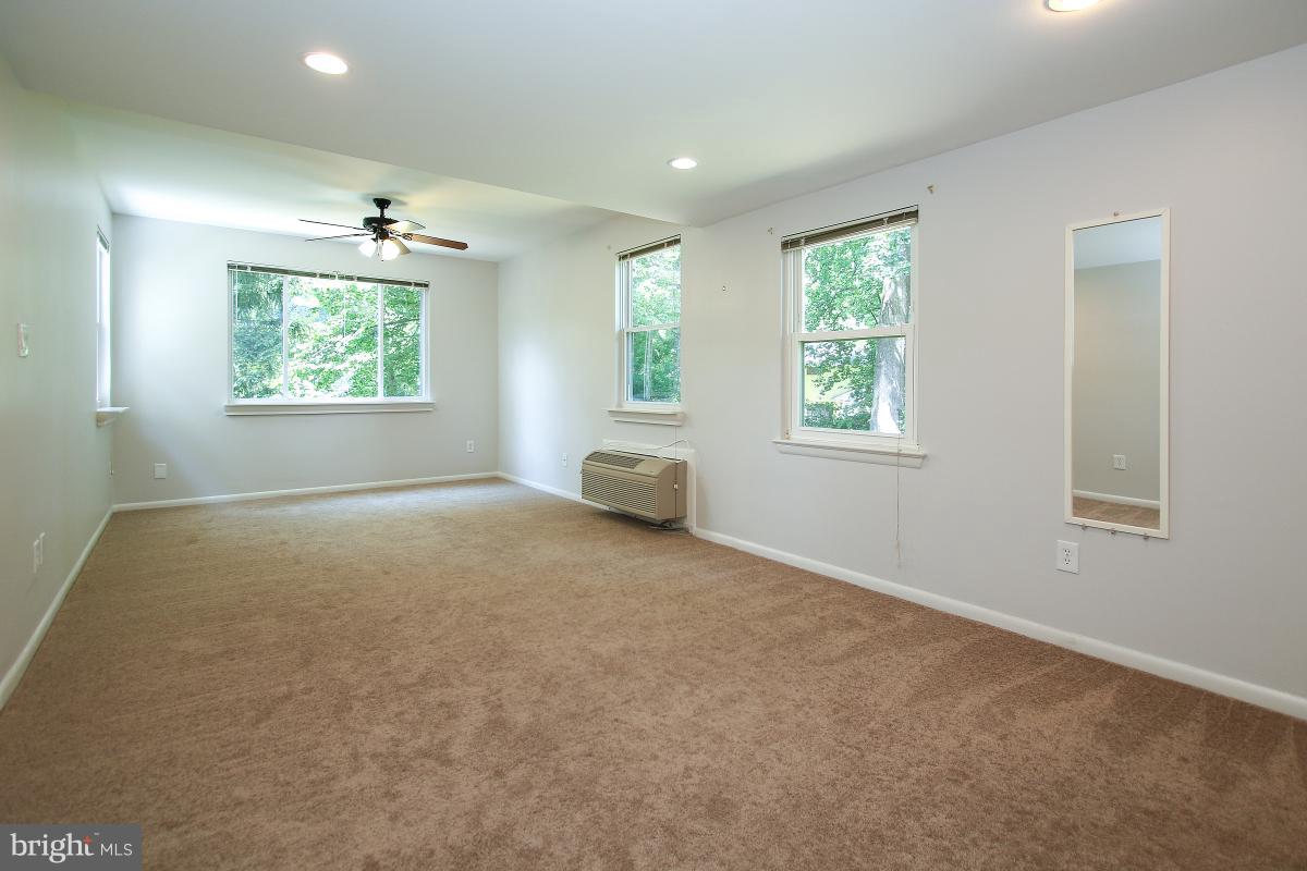 GREEN TREE MANOR - Residential