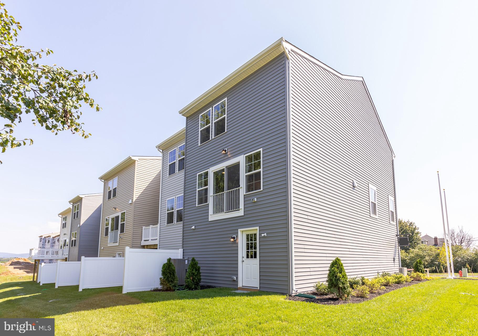TOWNES AT TATE MANOR - Residential